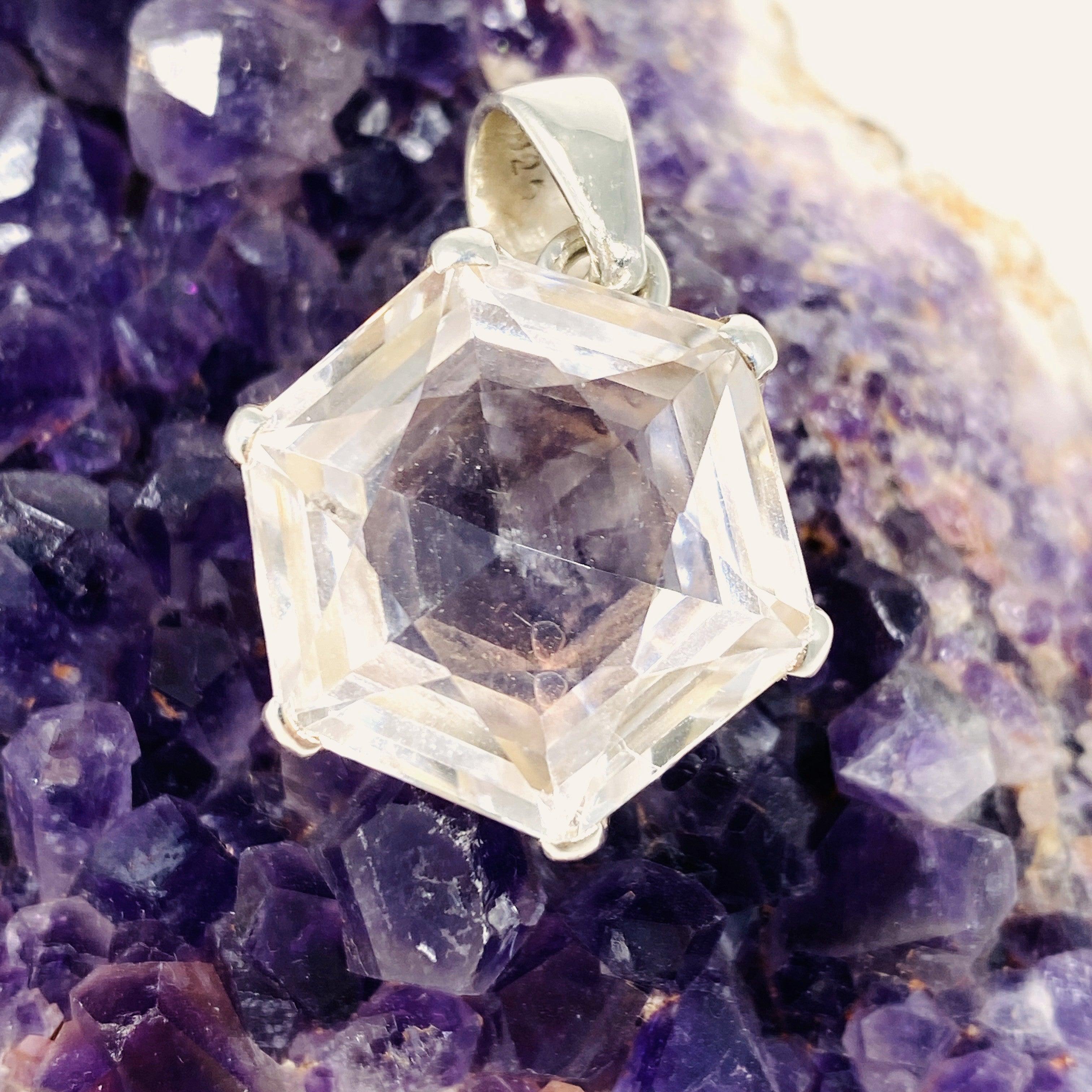 Natural Clear Quartz Faceted Hexagon Pendant Necklace - Elegant Healing Crystal Jewelry for Women - Perfect for Meditation, Gifts & Spiritual Healing