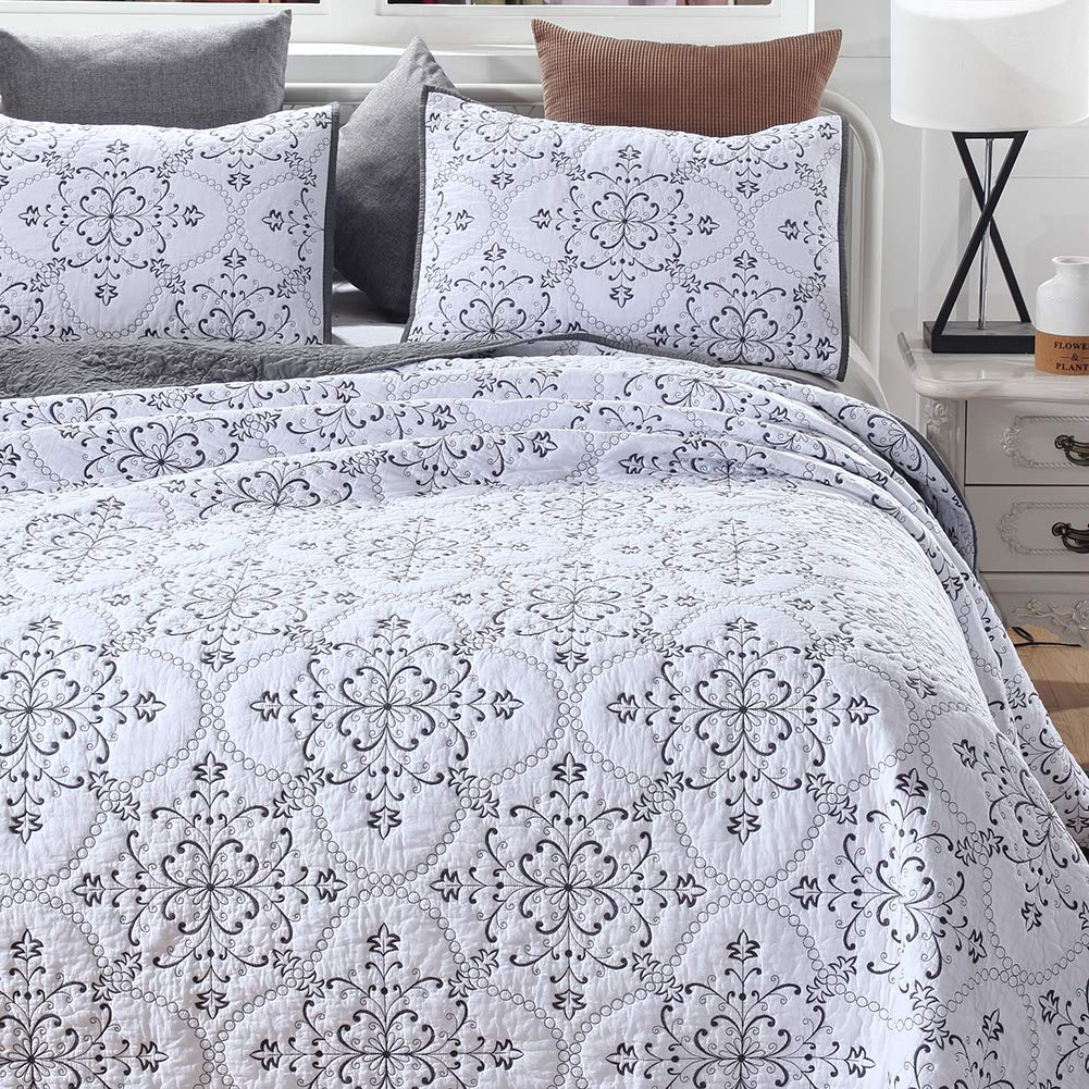 VCTOPS 3-Piece Queen Size Embroidered Floral Quilt Set - 100% Cotton Reversible Lightweight Bedspread Coverlet with 2 Pillow Shams (Grey, 88