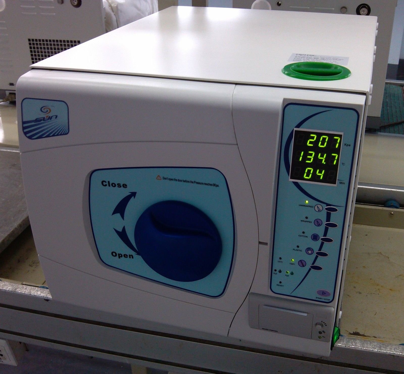 EustomA 16L Digital Autoclave Sterilizer with Vacuum Steam & Data Printing - Lab Equipment for Medical, Dental, and Research Use (Model SUN23-II-P)
