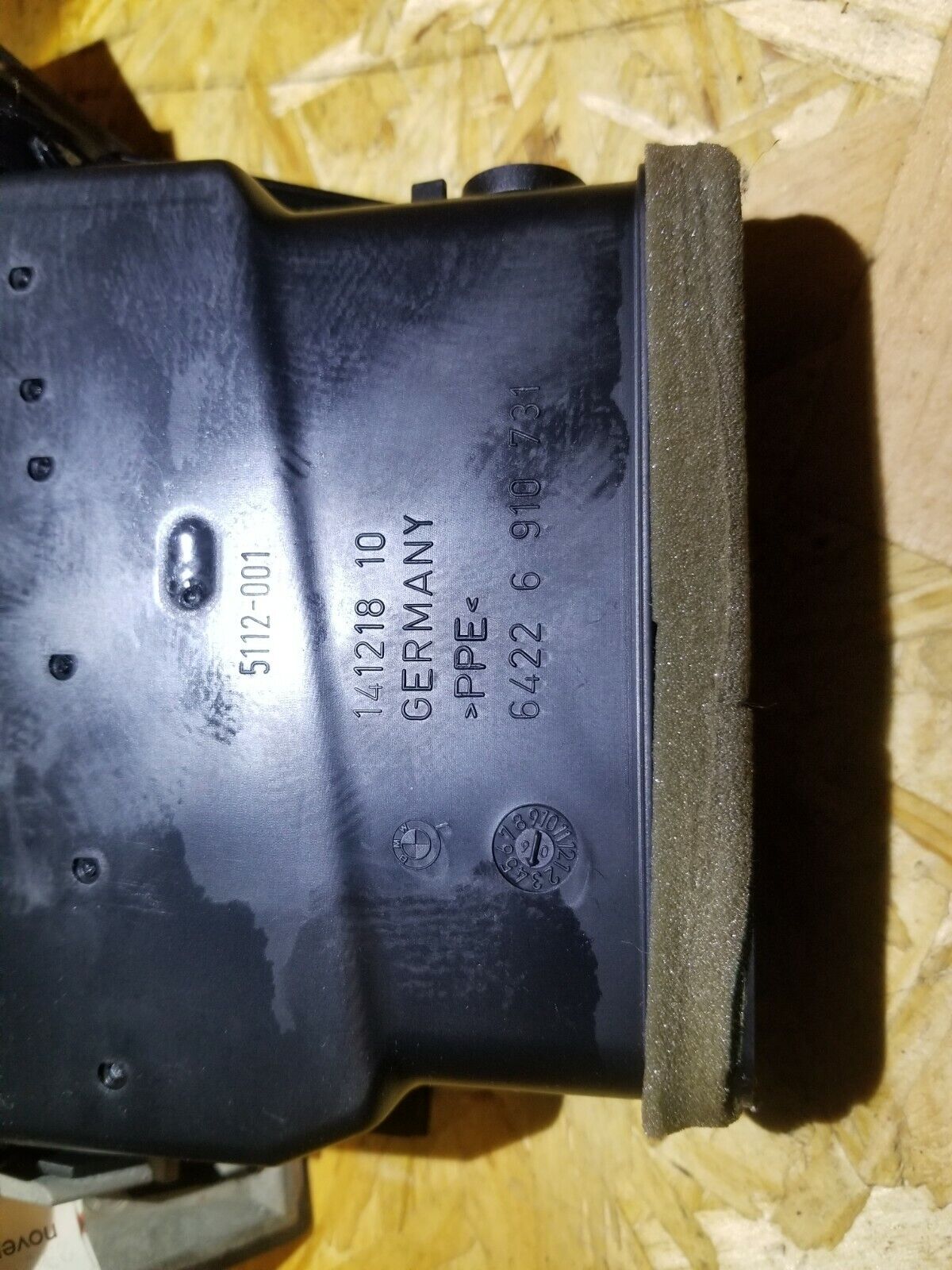 2004-2007 BMW 530xi E60 Left Driver Side Front Dashboard Air Vent OEM 6910731 - Perfect for AC System Repair & Interior Restoration