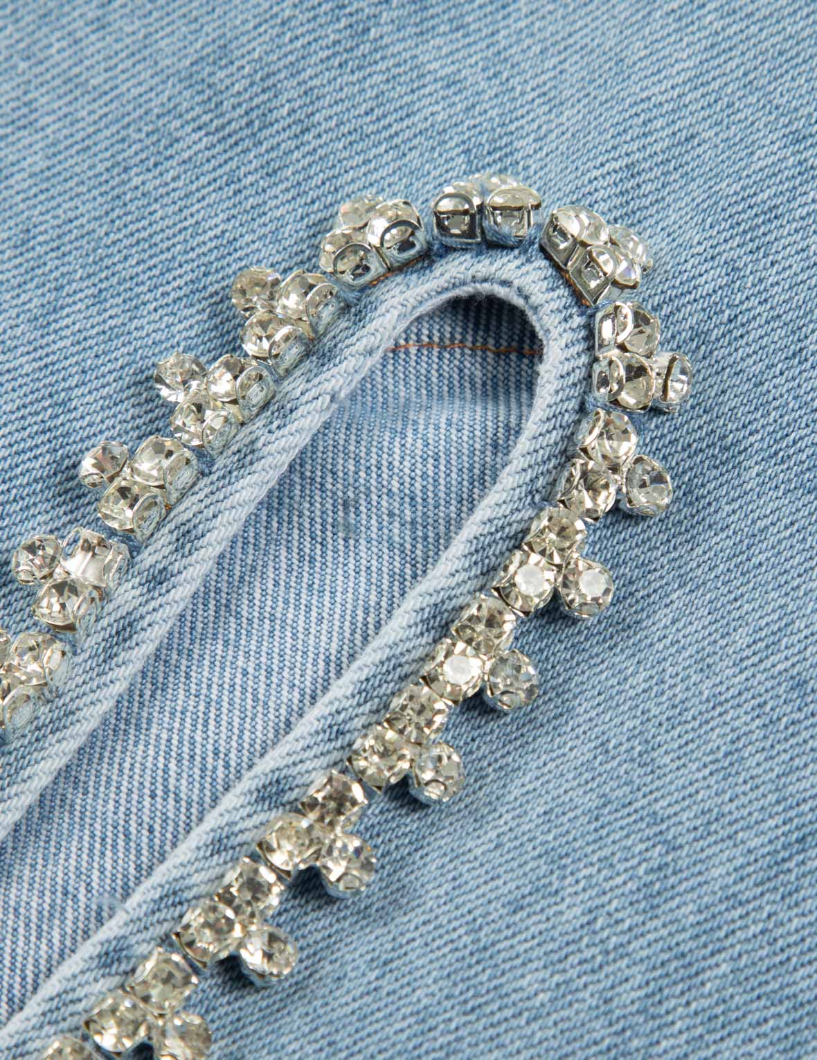 Crystal Embellished Seagull Hollow Out Fashion Denim Jeans for Women - Trendy Distressed Skinny Jeans Perfect for Casual Wear & Night Out