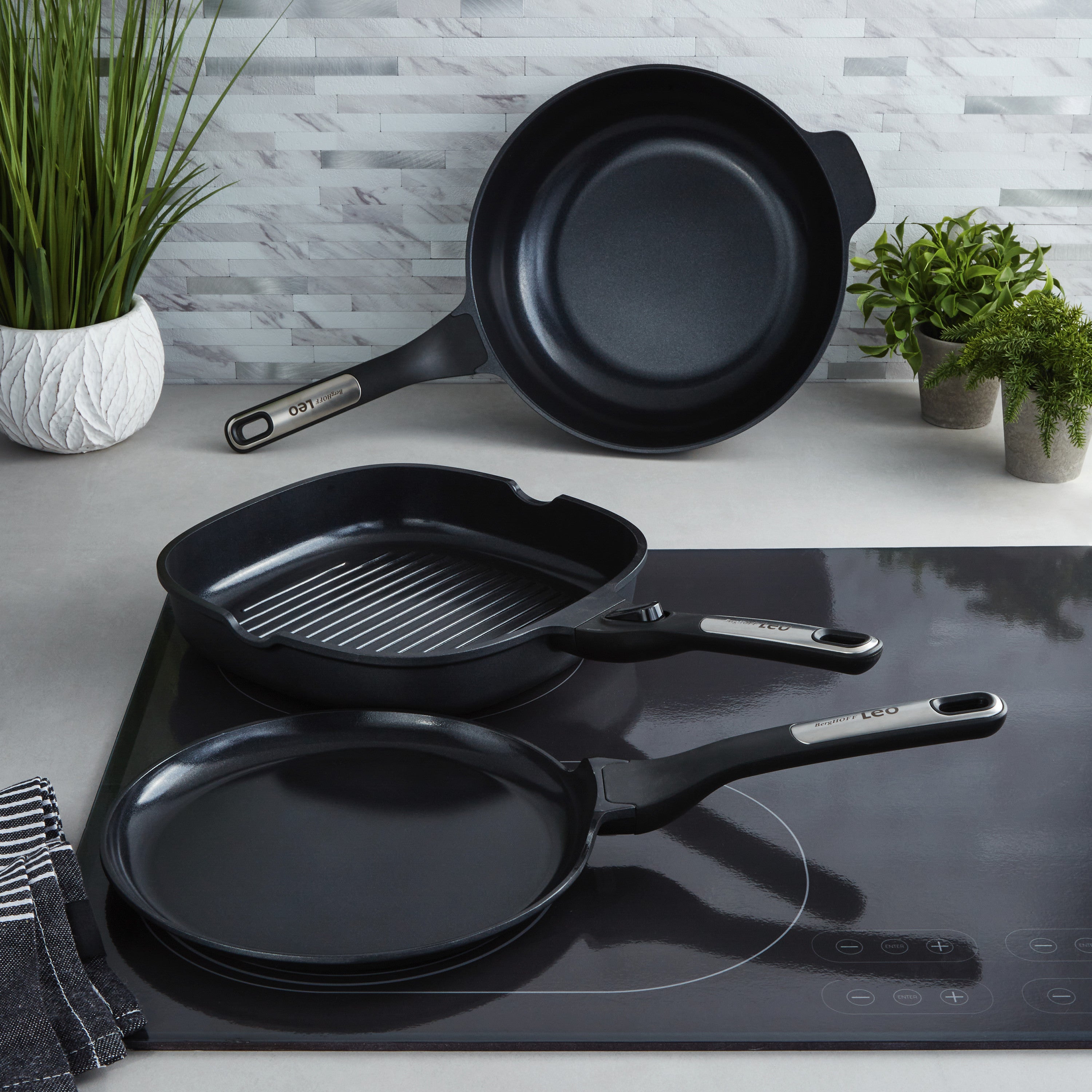 BergHOFF Leo Phantom 3-Piece Nonstick Ceramic Cookware Set - Recycled Aluminum, Eco-Friendly Kitchenware for Healthy Cooking | Perfect for Frying, Sautéing & Serving Dishes