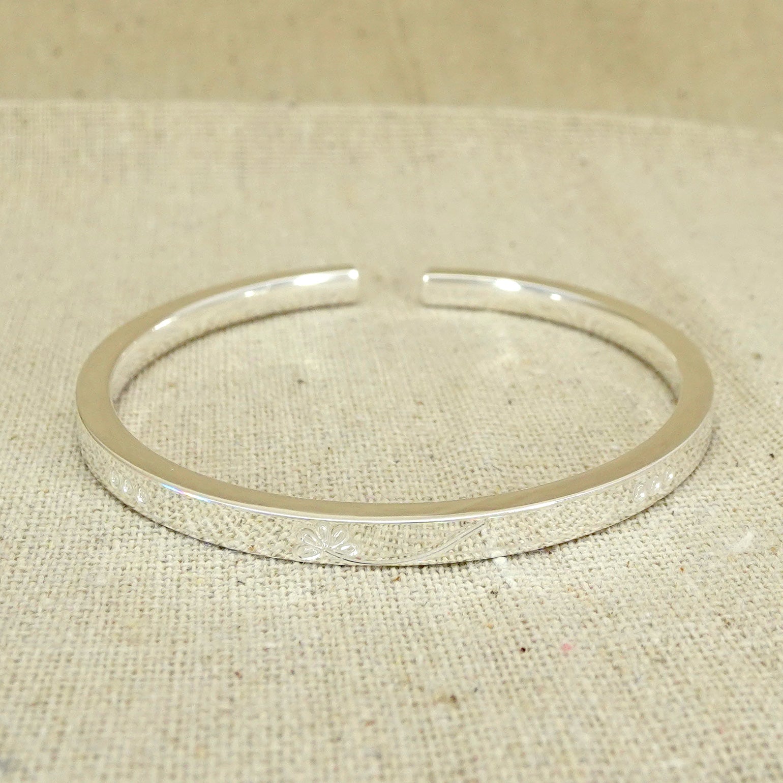 Sterling Silver Bangle Bracelet for Women - Elegant & Durable 925 Silver Jewelry - Perfect for Everyday Wear, Gifts & Special Occasions