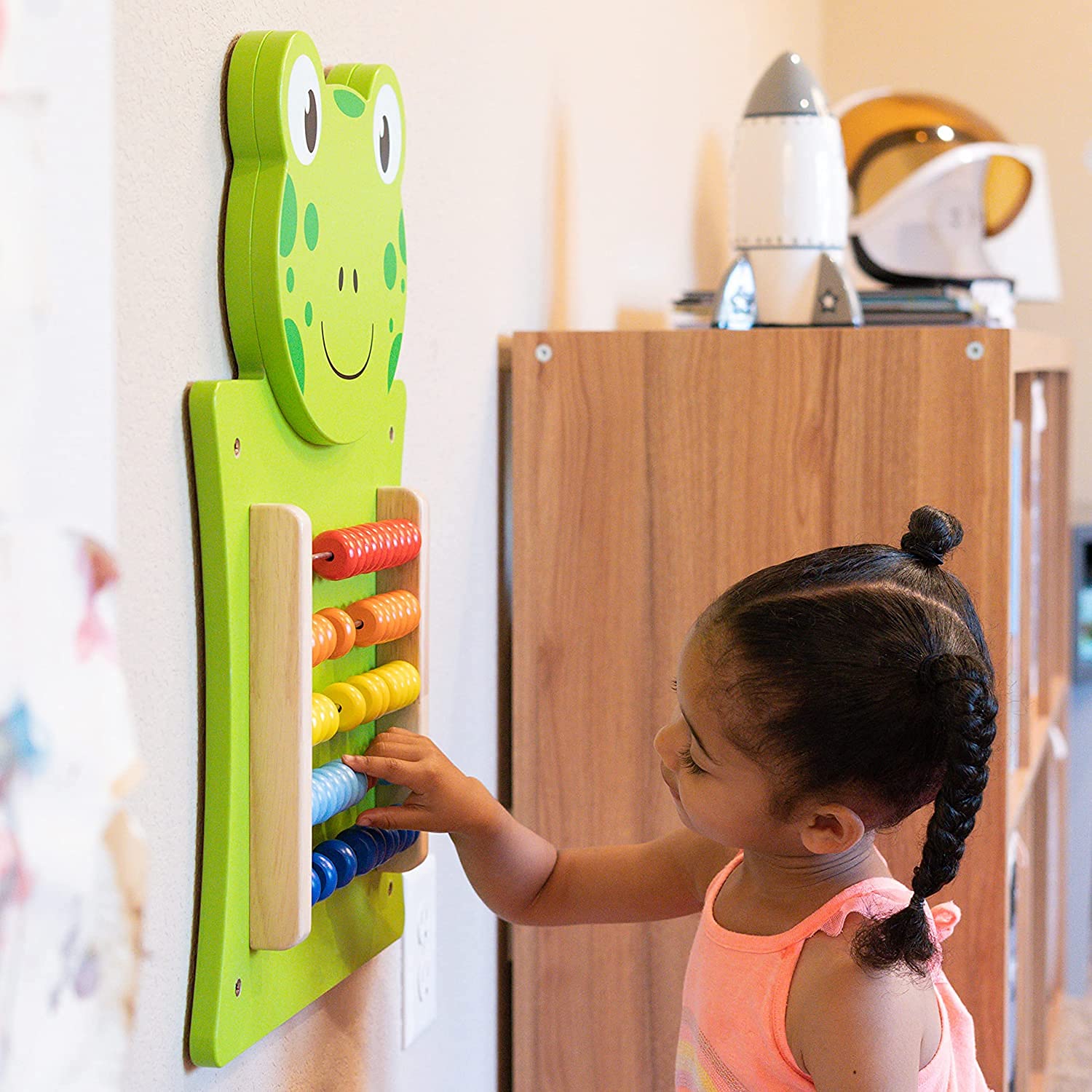 Viga Toys - 50679 - Wall Game - Abacus - Frog - Fun Educational Toy for Kids, Perfect for Preschool Learning & Playroom Decor