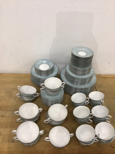 Royal Worcester Bridal Rose 12-Piece Porcelain Dinner Set - Elegant Floral Tea & Coffee Service for Weddings, Anniversaries & Special Occasions