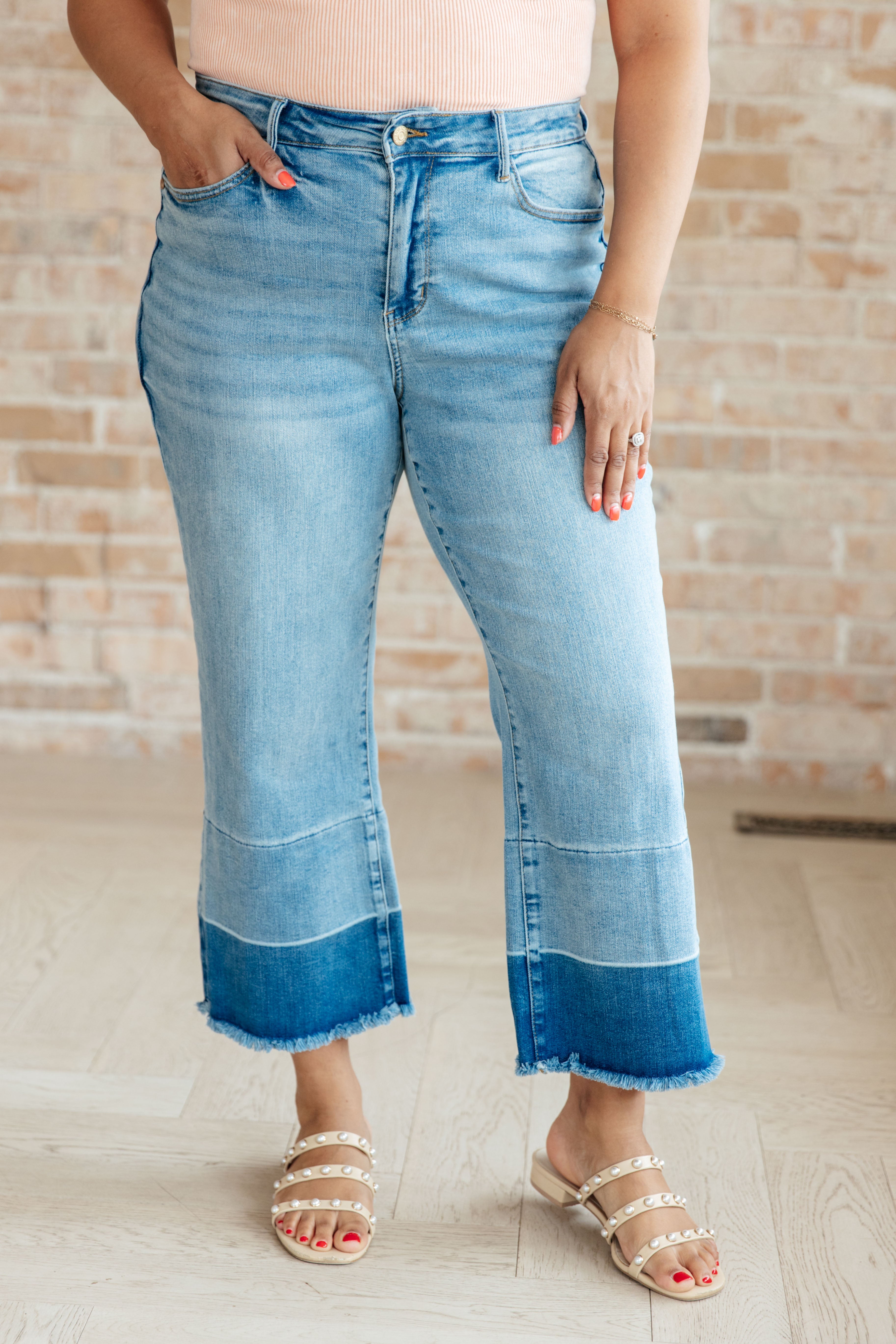 Judy Blue Women's Medium Wash Olivia High Rise Wide Leg Crop Jeans - Stylish Distressed Denim Pants for Casual Outings & Weekend Wear
