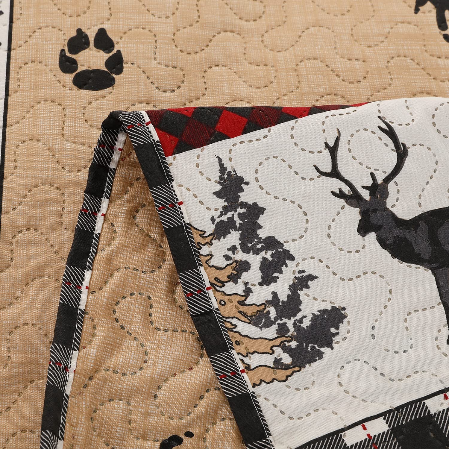 **Rustic Reversible Quilt Set Queen/Full Size - Buffalo Plaid Black & White Bedspread, Lightweight Coverlet with Moose & Bear Design - Perfect for Cabin, Lodge, or Farmhouse Bedroom Decor**