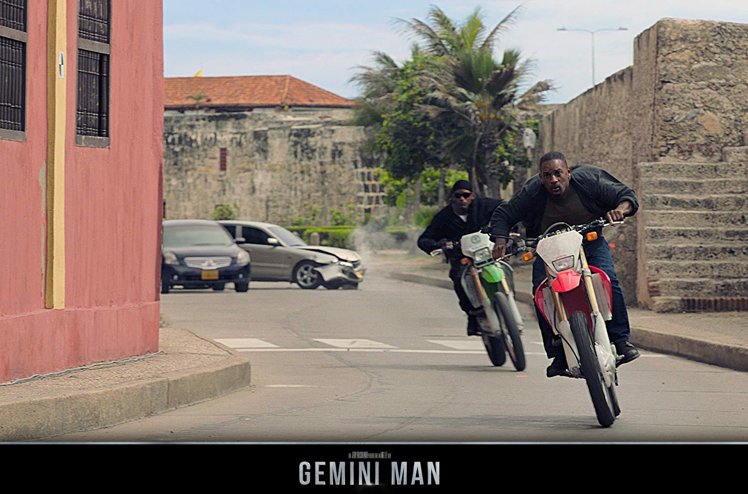 Gemini Man Blu-ray - 4K Ultra HD + Blu-ray + Digital Copy - Action Sci-Fi Movie Starring Will Smith - Perfect for Movie Nights & Sci-Fi Fans