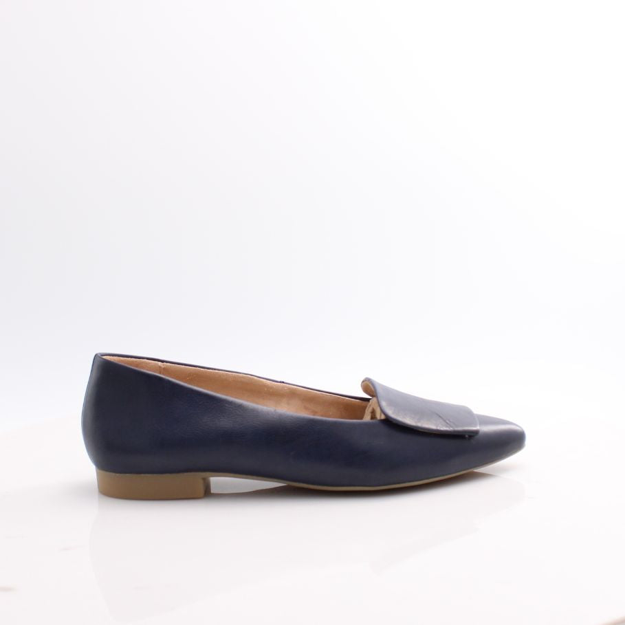 Paul Green Women's Comfortable Leather Loafers - Stylish & Supportive Slip-On Shoes for Work, Travel & Everyday Wear