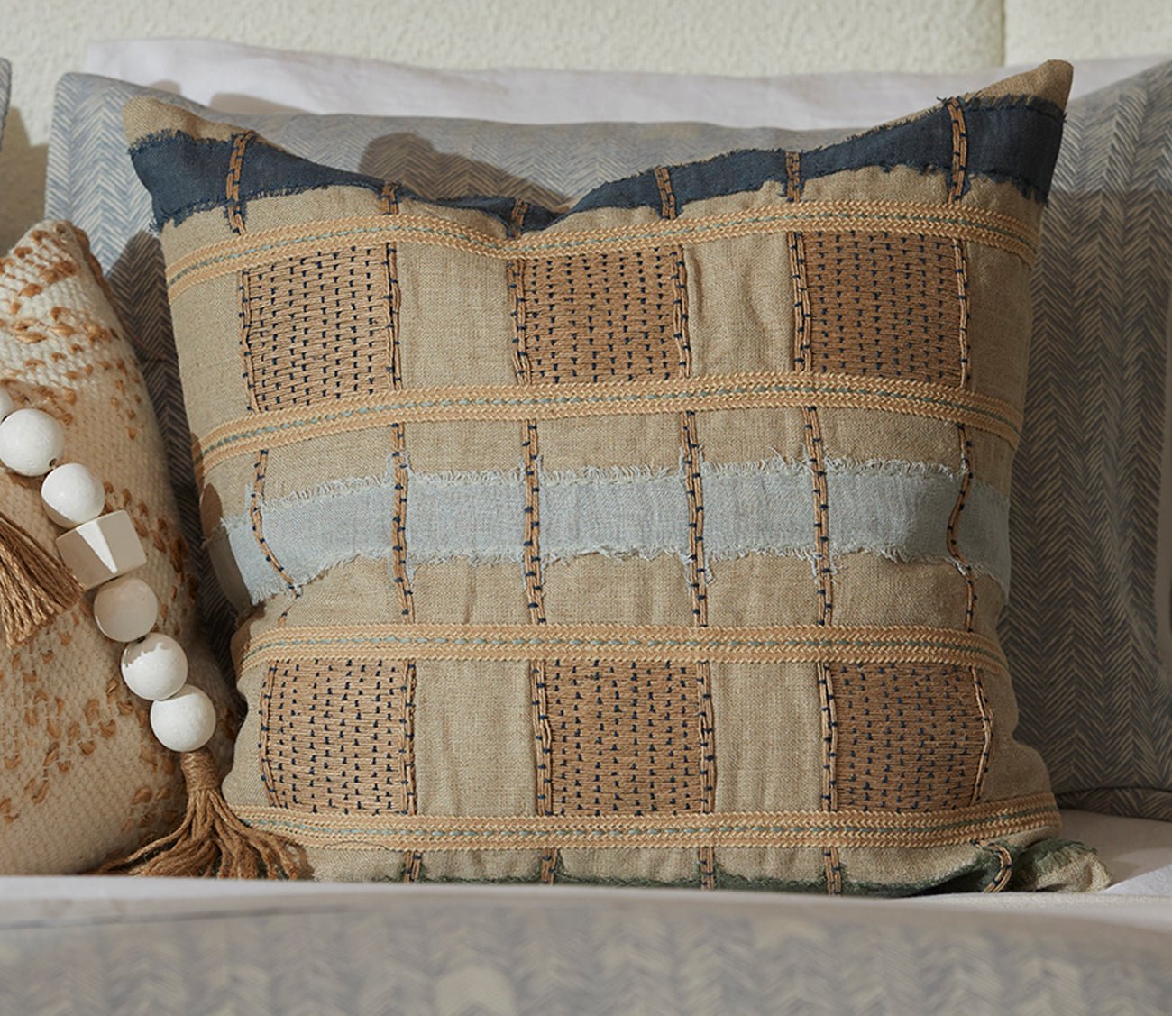 Classic Home Stratton Natural Blue Multi Throw Pillow - Decorative Cushion for Sofa, Bed & Living Room - Soft Accent Pillow for Home Decor & Cozy Comfort