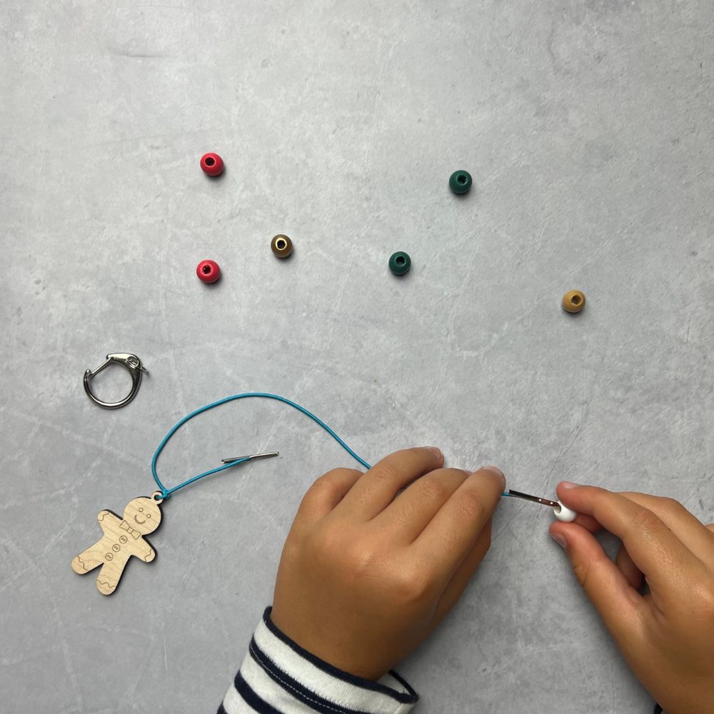 DIY Cotton Twist Gingerbread Keyring Kit - Handmade Christmas Ornament & Gift for Holiday Decorations - Perfect for Crafting, Party Favors, and Tree Decor