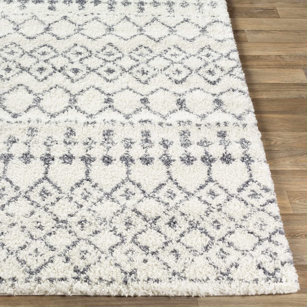 Mark&Day 6x9 Occitanie Global Shag Area Rug - Soft Plush White Carpet for Living Room, Bedroom, Kitchen (6'7