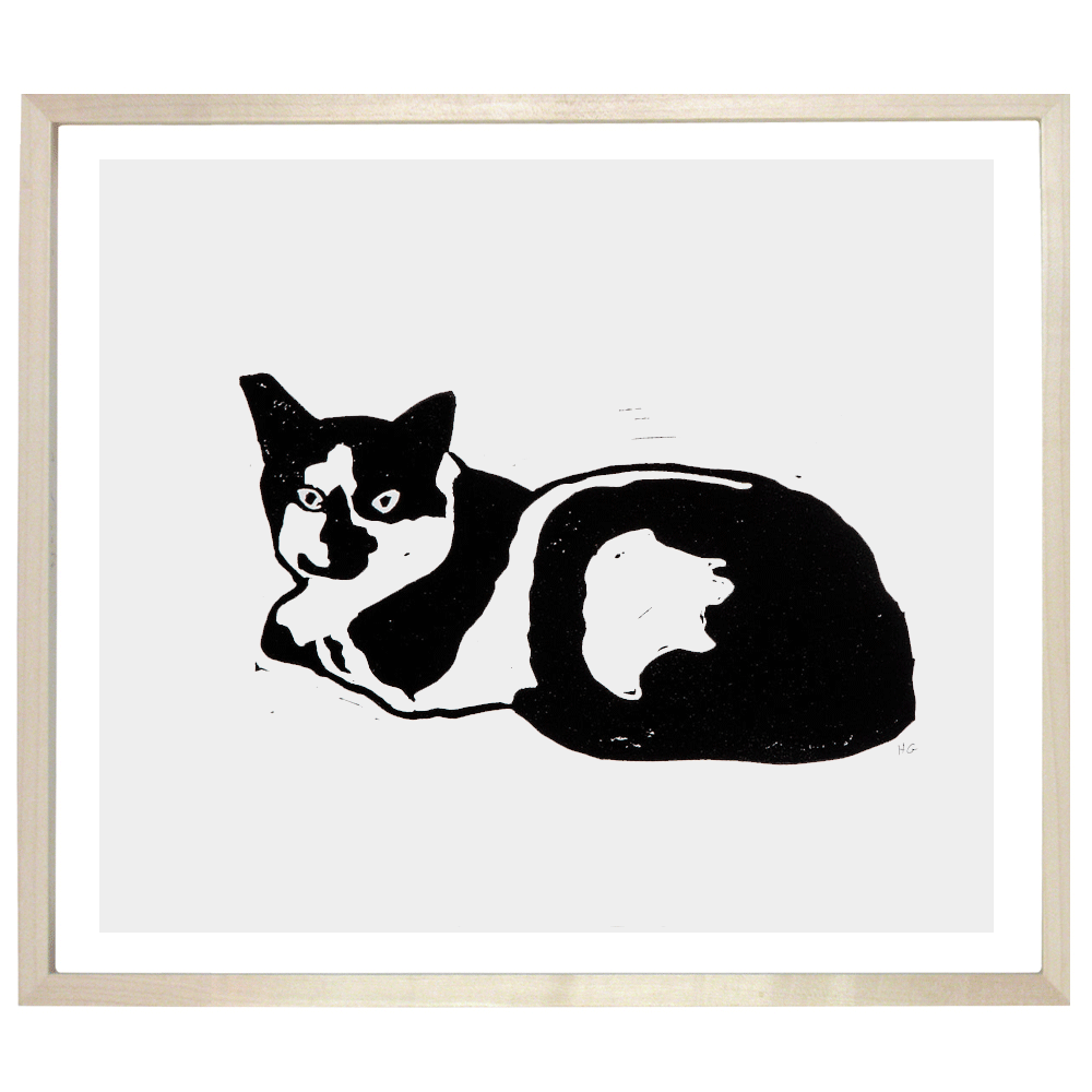 Calico Seated Cat Statue with Black Nose - Realistic Home Decor for Living Room, Office & Garden