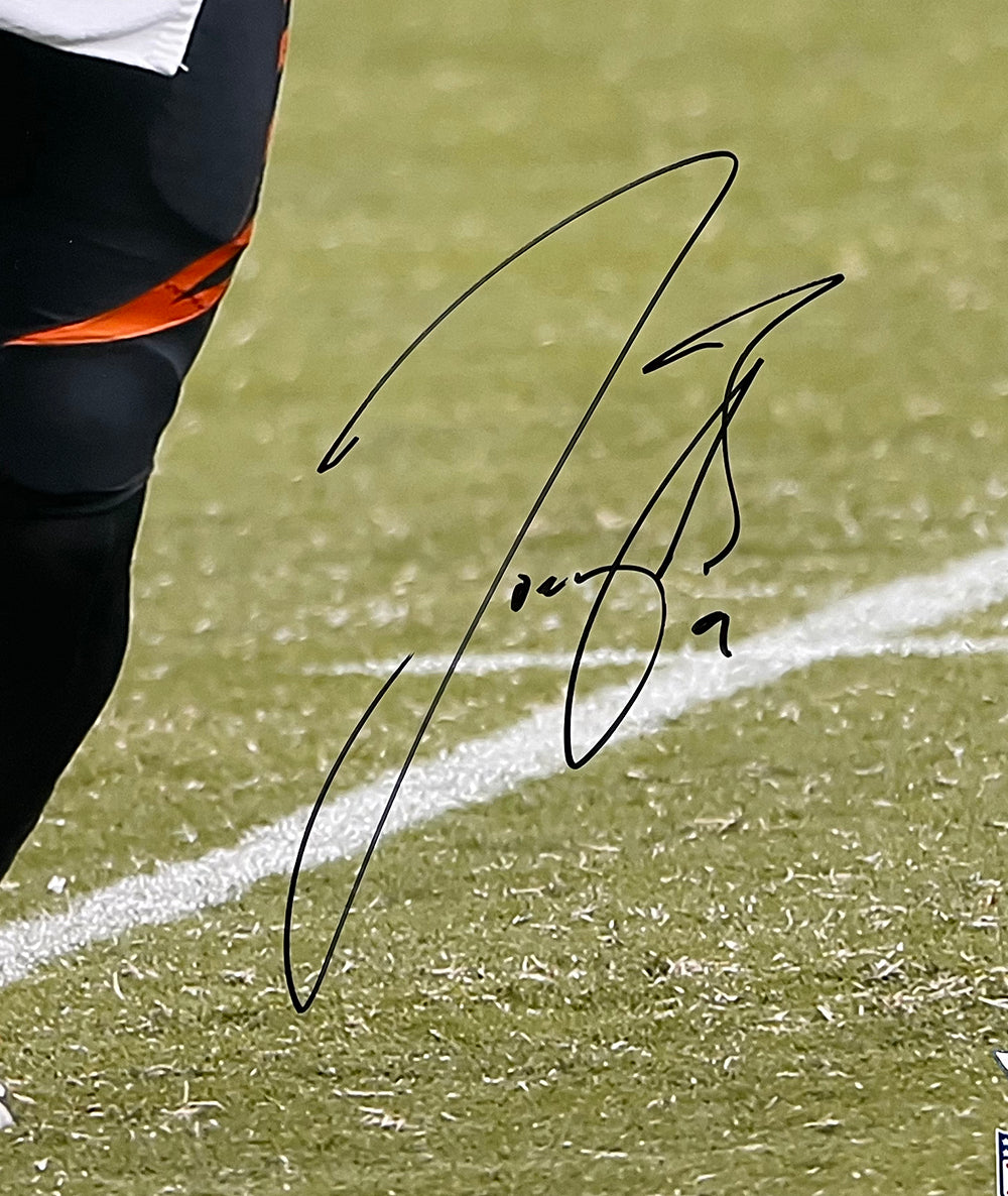 Joe Burrow Autographed 16x20 Cincinnati Bengals Football Photo - Limited Edition Collectible for NFL Fans, Home & Office Decor, Sports Memorabilia Display
