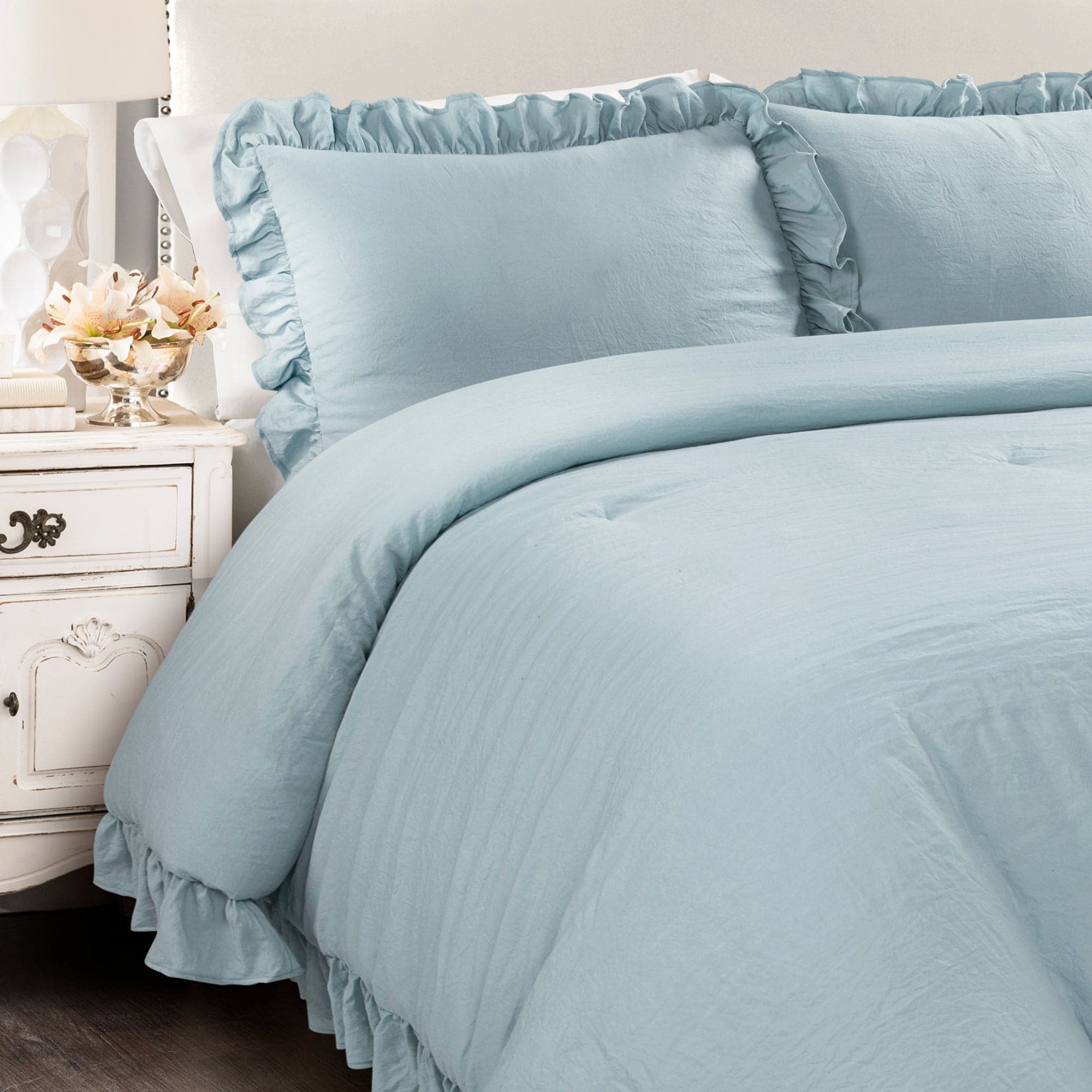Reyna 3-Piece Comforter Set - Soft & Luxurious Bedding for Queen/King Size Beds - Perfect for Master Bedrooms, Guest Rooms & Cozy Home Decor