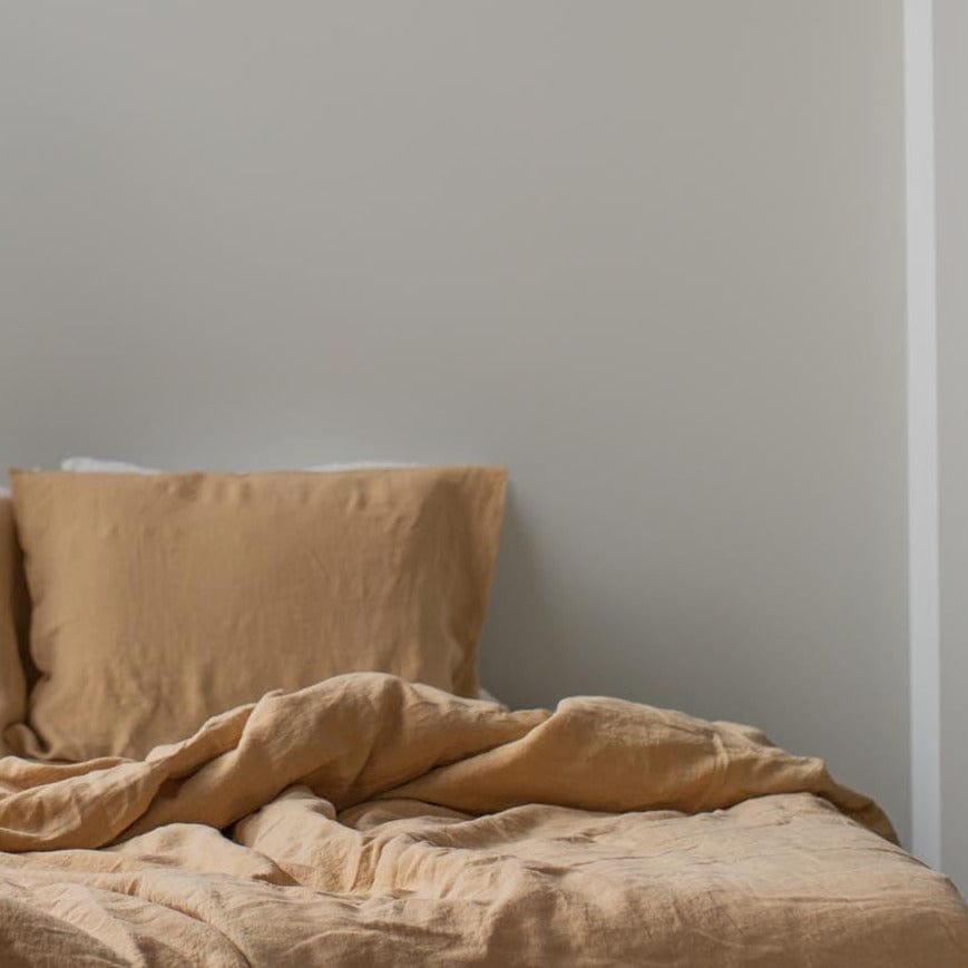 Premium 100% Linen Pillowcase Set - Golden Ochre Color - Breathable & Hypoallergenic Bedding for Side Sleepers & Hot Sleepers - Perfect for Home, Hotel, or Airbnb Decor