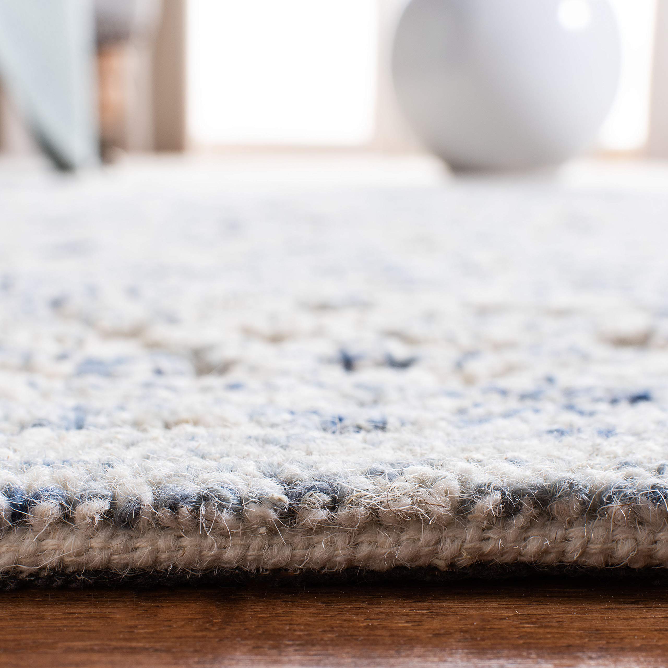SAFAVIEH Trace Collection 6-Foot Round Ivory Blue TRC302M Handmade Premium Wool Area Rug - Perfect for Living Room, Bedroom & Office Decor