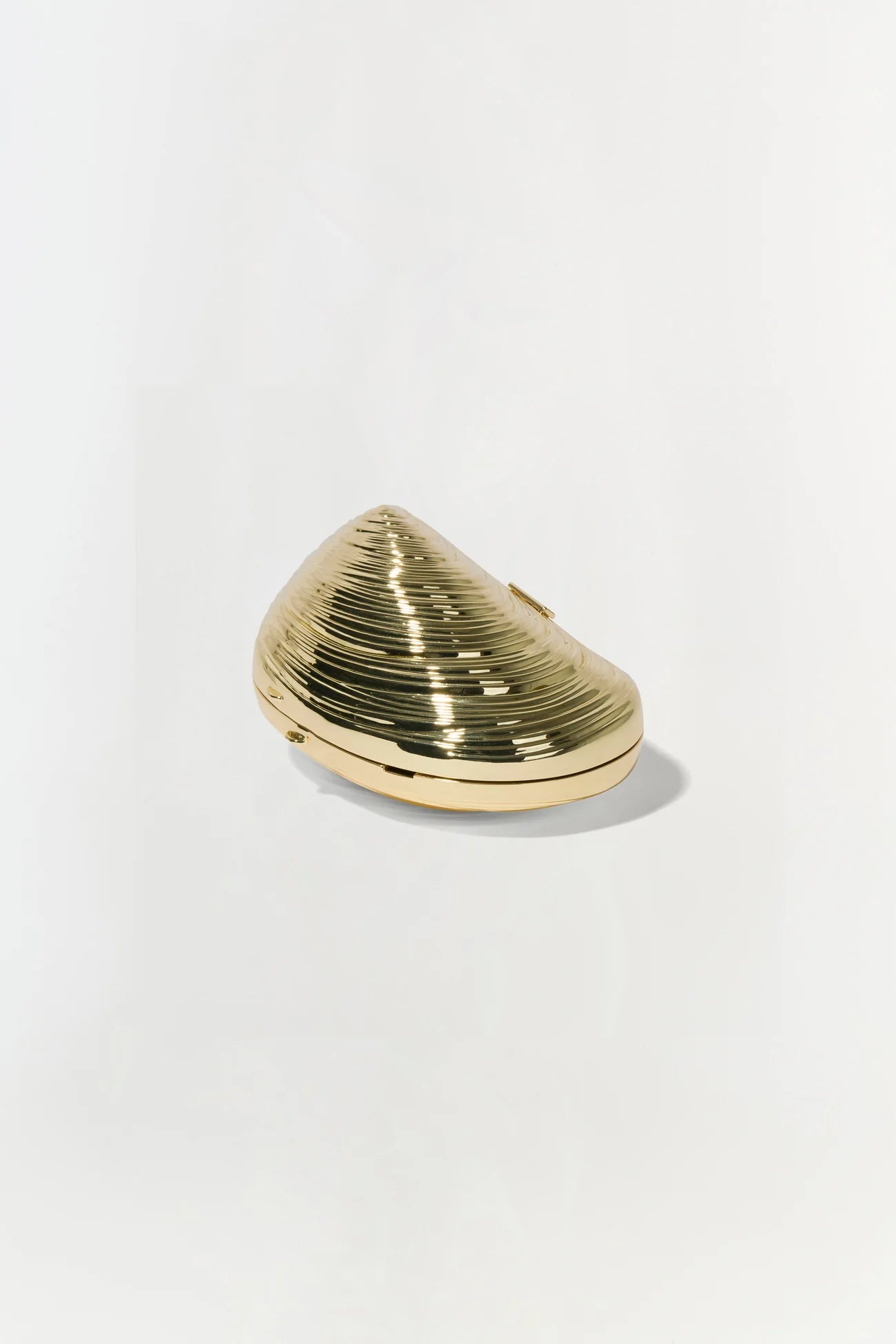 Bridget Mini Metal Oyster Necklace in Gold - Elegant Jewelry for Women, Perfect for Everyday Wear, Date Nights & Special Occasions