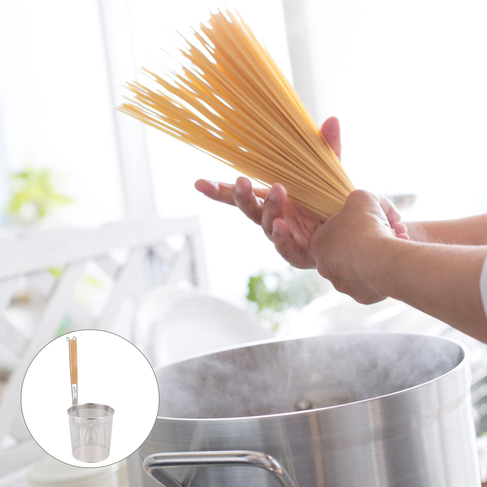 Stainless Steel Large Round Wok Strainer Colander with Wooden Handle - 12cm Fry Basket for Udon, Pasta, Noodle & Ramen | Perfect for Rinsing, Straining, Boiling & Frying | Ideal for Asian Cooking, Kitchen Prep & Deep Frying
