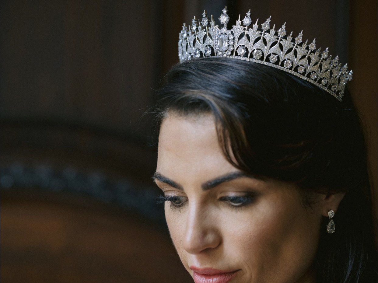 QUEEN MAXIMA Royal Bridal Crown - Elegant Wedding Tiara for Brides, Princess Costume Accessories | Perfect for Weddings, Prom, Pageants & Photo Shoots