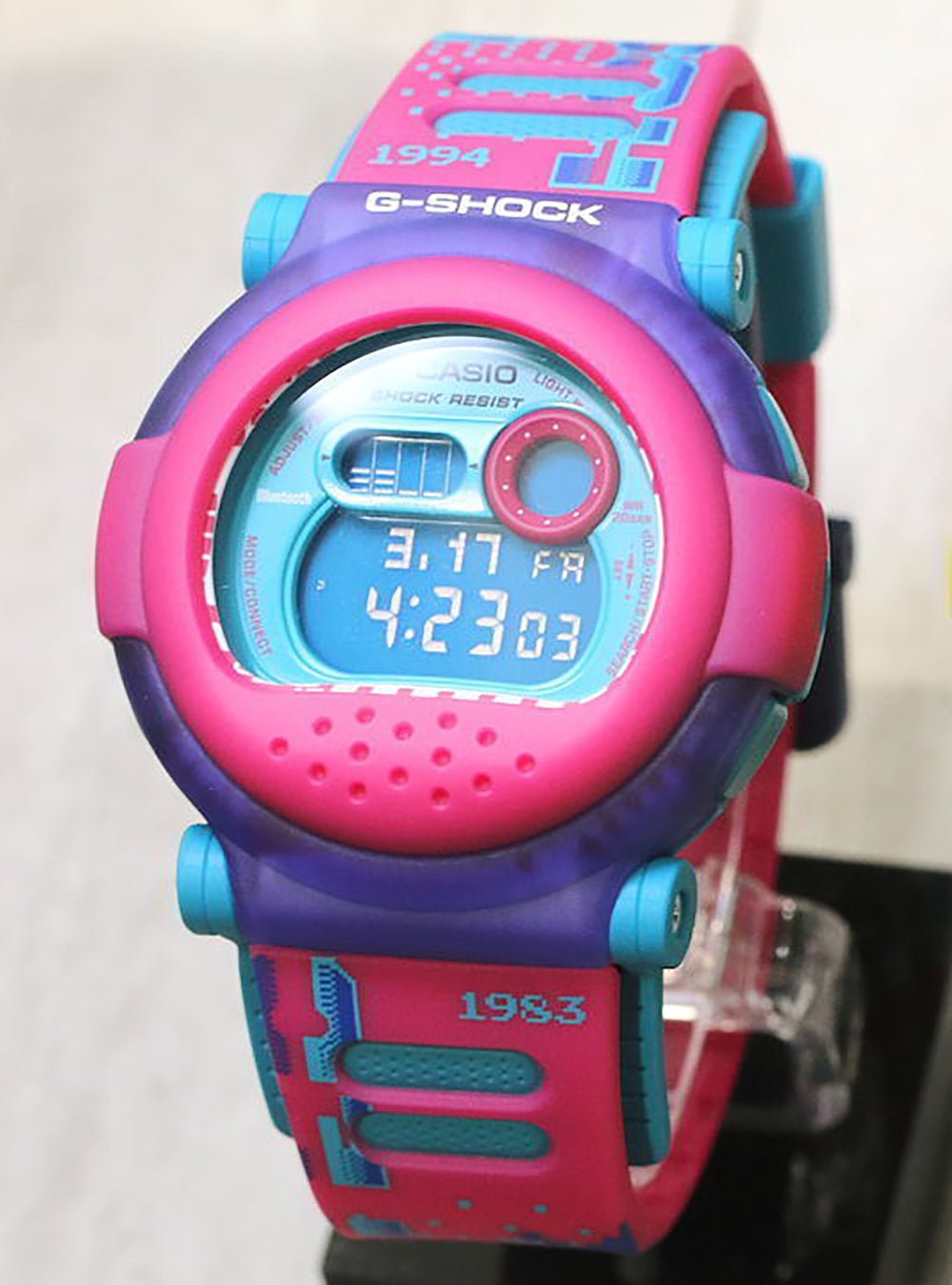 CASIO G-SHOCK DW-001 Digital Watch - Shock Resistant, Waterproof, Durable Men's Sports Watch - Perfect for Outdoor Activities, Running, Hiking & Military Use