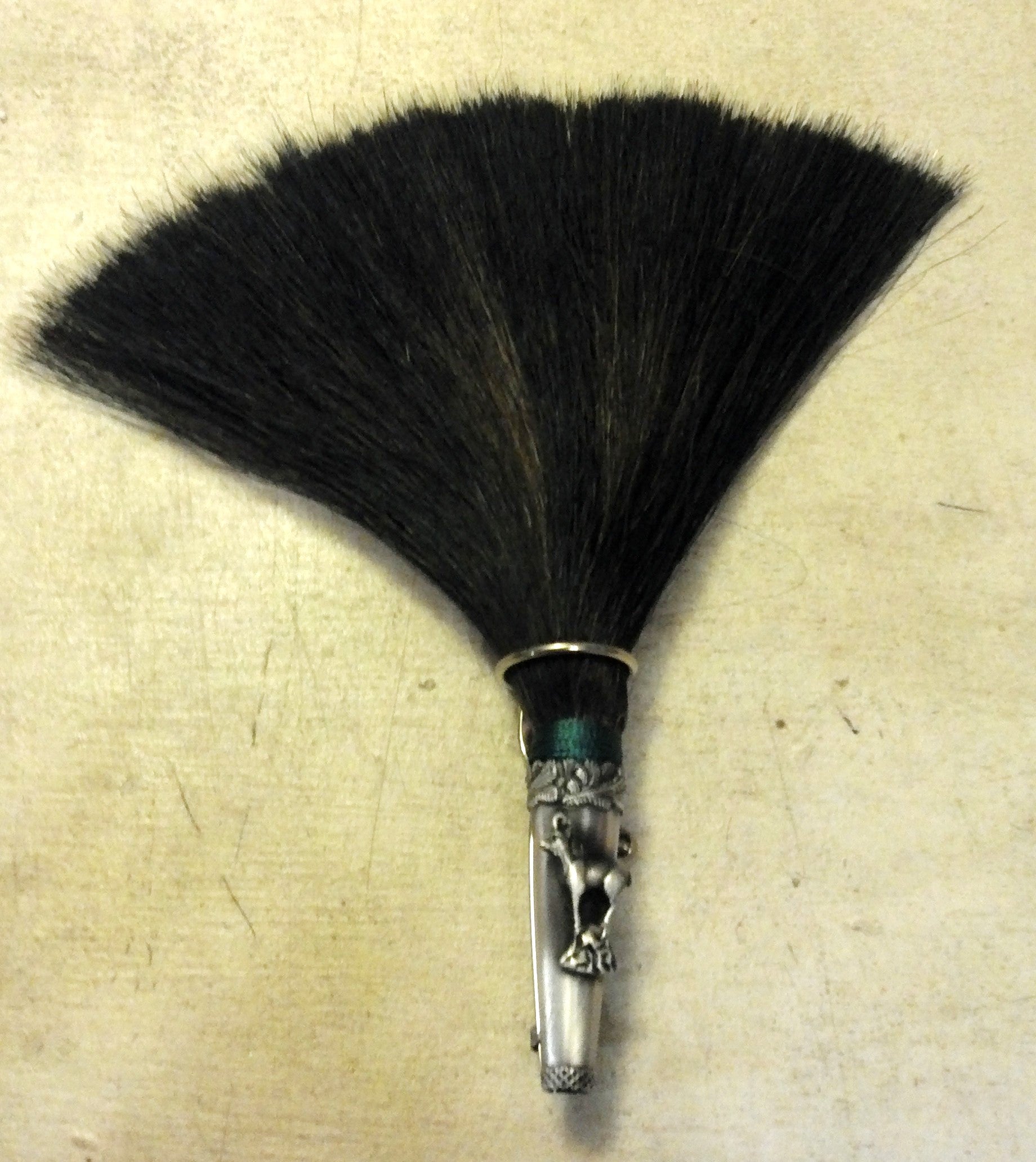 Authentic Alpine Hat Gamsbart - Traditional Bavarian Goat Hair Brush for Oktoberfest, Lederhosen & Dirndl Outfits - Perfect for Costume Parties, Folk Festivals & Cultural Events