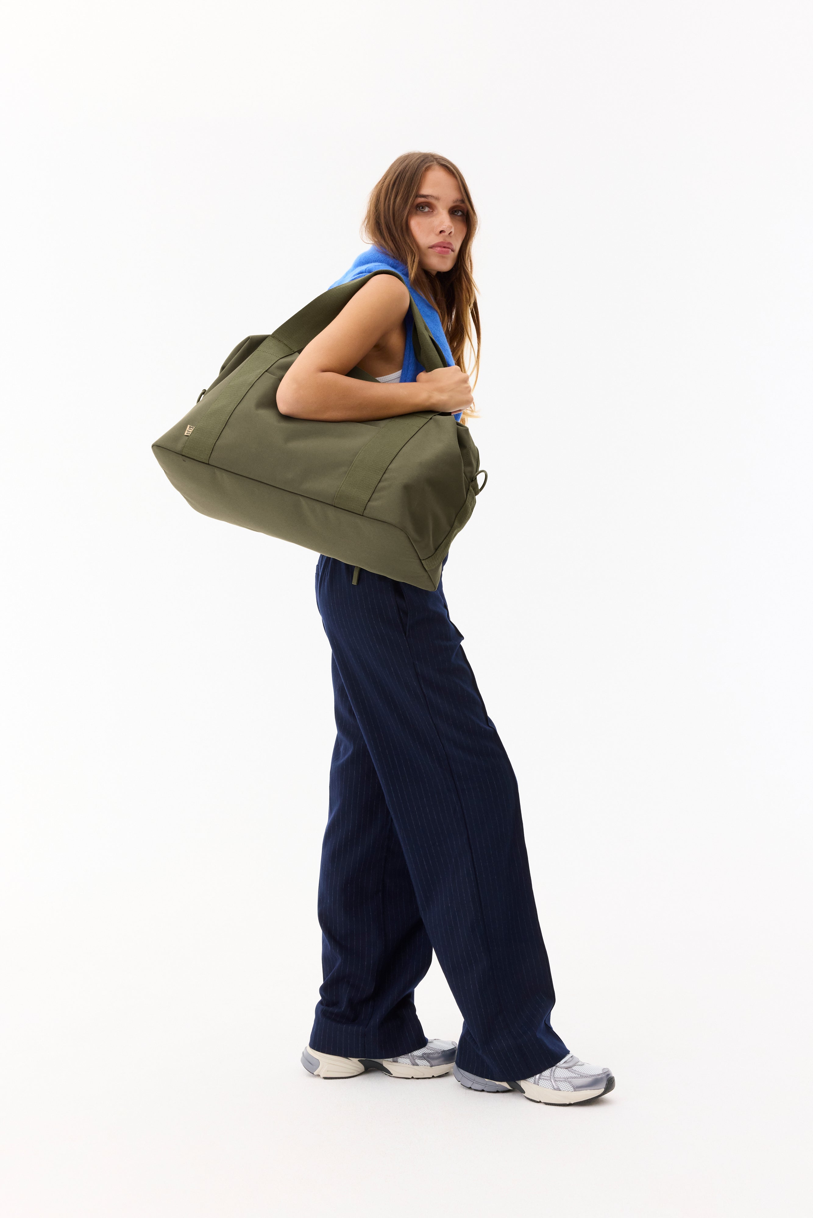 The BÉISics Duffle Bag - Olive Green Travel Duffel for Gym, Weekend Trips & Carry-On Luggage | Water-Resistant & Spacious Design