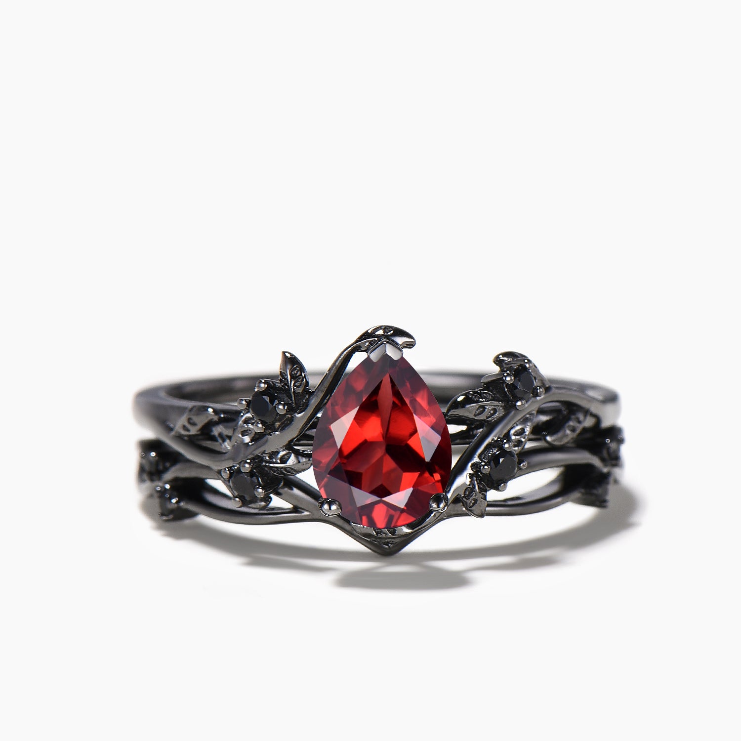 Exquisite Pear Cut Natural Garnet Engagement Ring in Black Gold - Vintage Inspired Bridal Set for Weddings, Anniversaries & Romantic Proposals