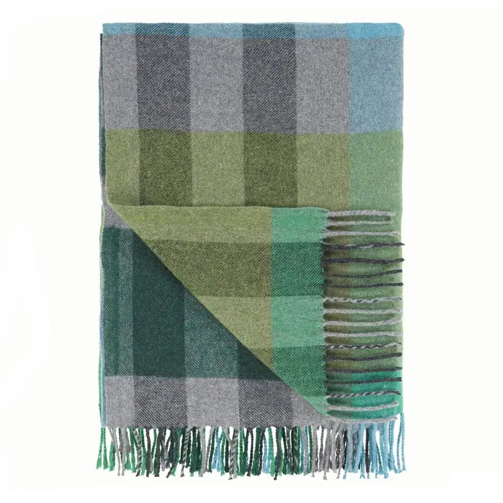 Luxury Bampton Emerald Green Woven Throw Blanket - Soft & Cozy Knit Afghan for Sofa, Bed & Couch - Perfect for Home Decor, Winter Warmth & Gift Giving
