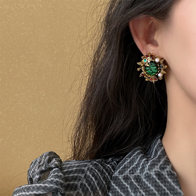 Luxury Vintage Crown Pearl Stud Earrings for Women - 14K Gold Plated Elegant Jewelry Gift (HE14025) | Perfect for Weddings, Parties & Special Occasions
