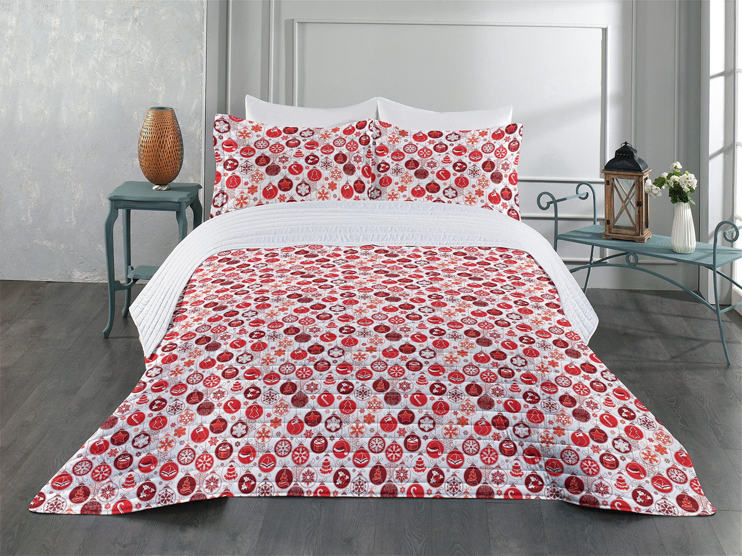 Ambesonne Christmas Microfiber Bedspread Set - Classic Vintage Holiday Carols Winter Design, Soft King Size Bedding with Pillow Shams & Comforter in White and Red | Perfect for Festive Bedroom Decor, Cozy Winter Nights & Holiday Home Staging