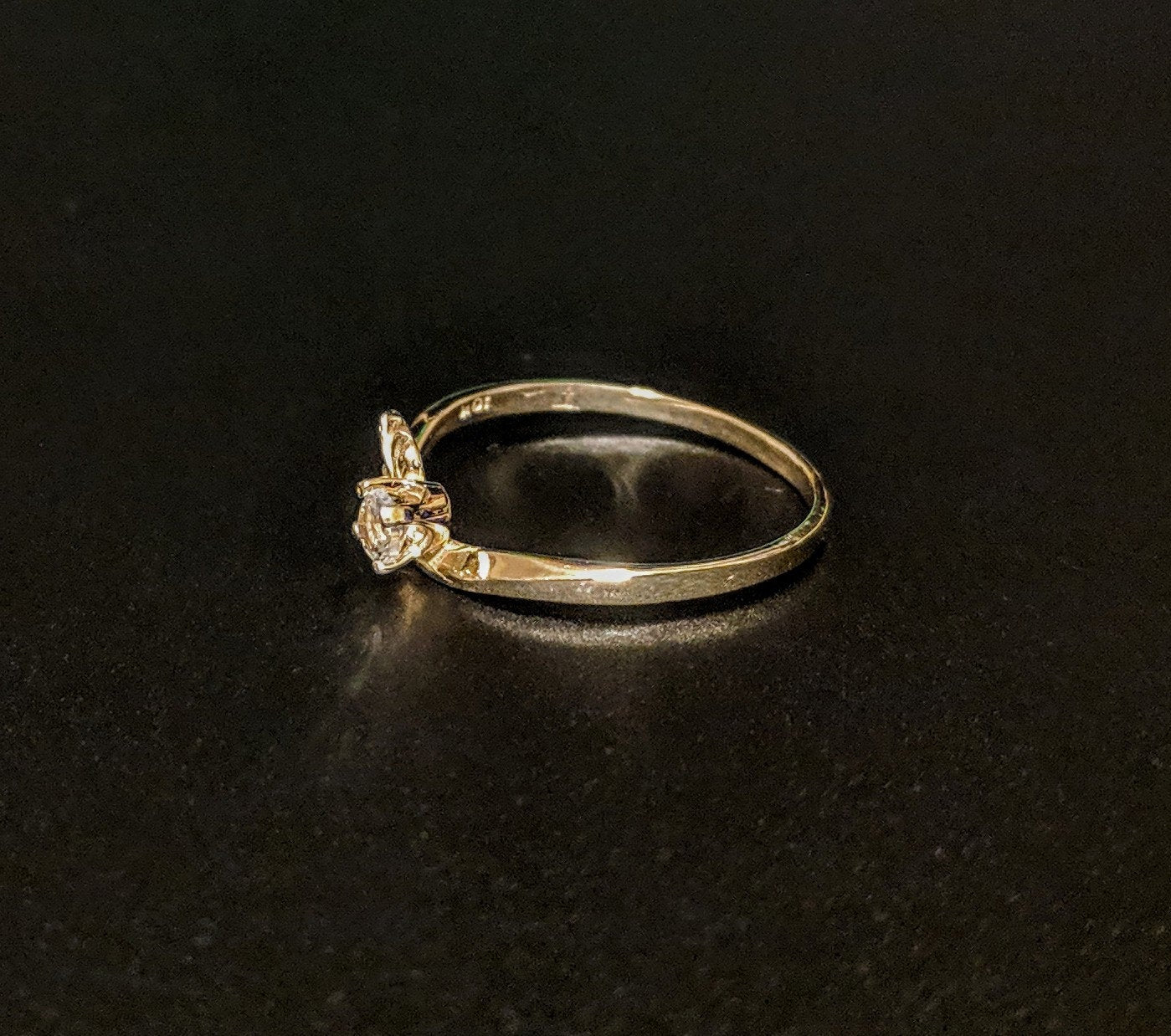 Solid Yellow or White Gold Natural Sapphire Promise Ring With Leaf & White Sapphire Accents | 14K Fine Jewelry | Petite Engagement Ring for Women | Perfect for Proposals, Anniversaries & Romantic Gifts