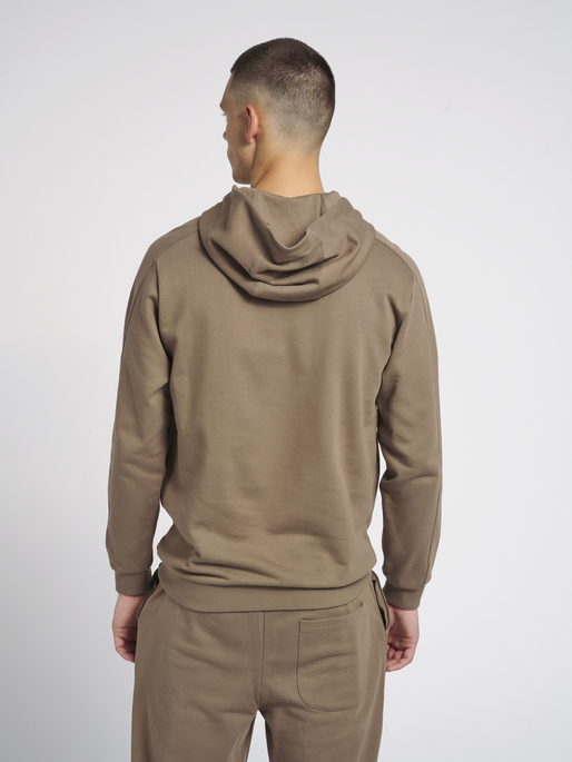 Hummel HMLDENNIS Hoodie for Men - Soft Cotton Pullover Sweatshirt with Kangaroo Pocket | Walnut Brown | Casual Streetwear & Loungewear | Perfect for Gym, Travel, and Everyday Wear