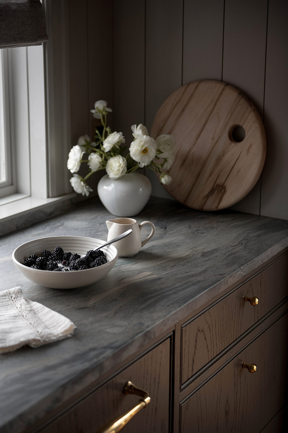 Premium Ripple Ceramic Serving Bowl - Elegant 12-Inch Handcrafted Dish for Salads, Pasta & Entertaining - Perfect for Dinner Parties & Family Gatherings