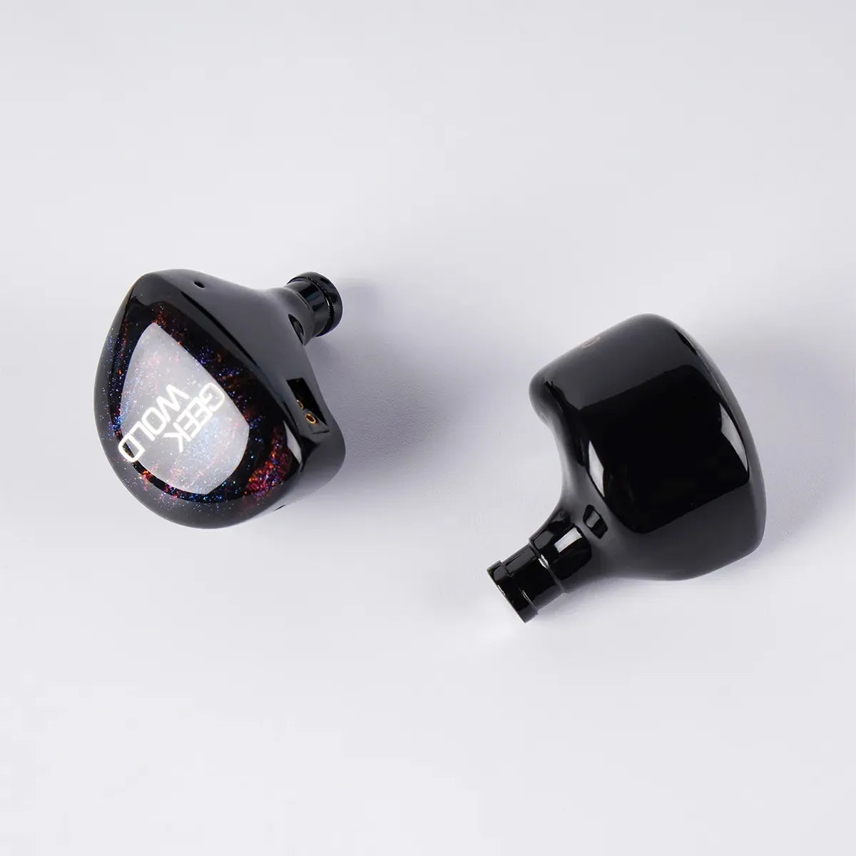Geek Wold GK200 Hybrid Driver In-Ear Monitors - 6BA+2DD+2PZT High Resolution Earphones for Audiophiles, Musicians & Gamers - Perfect for Studio Recording, Live Performances & Gaming Sessions