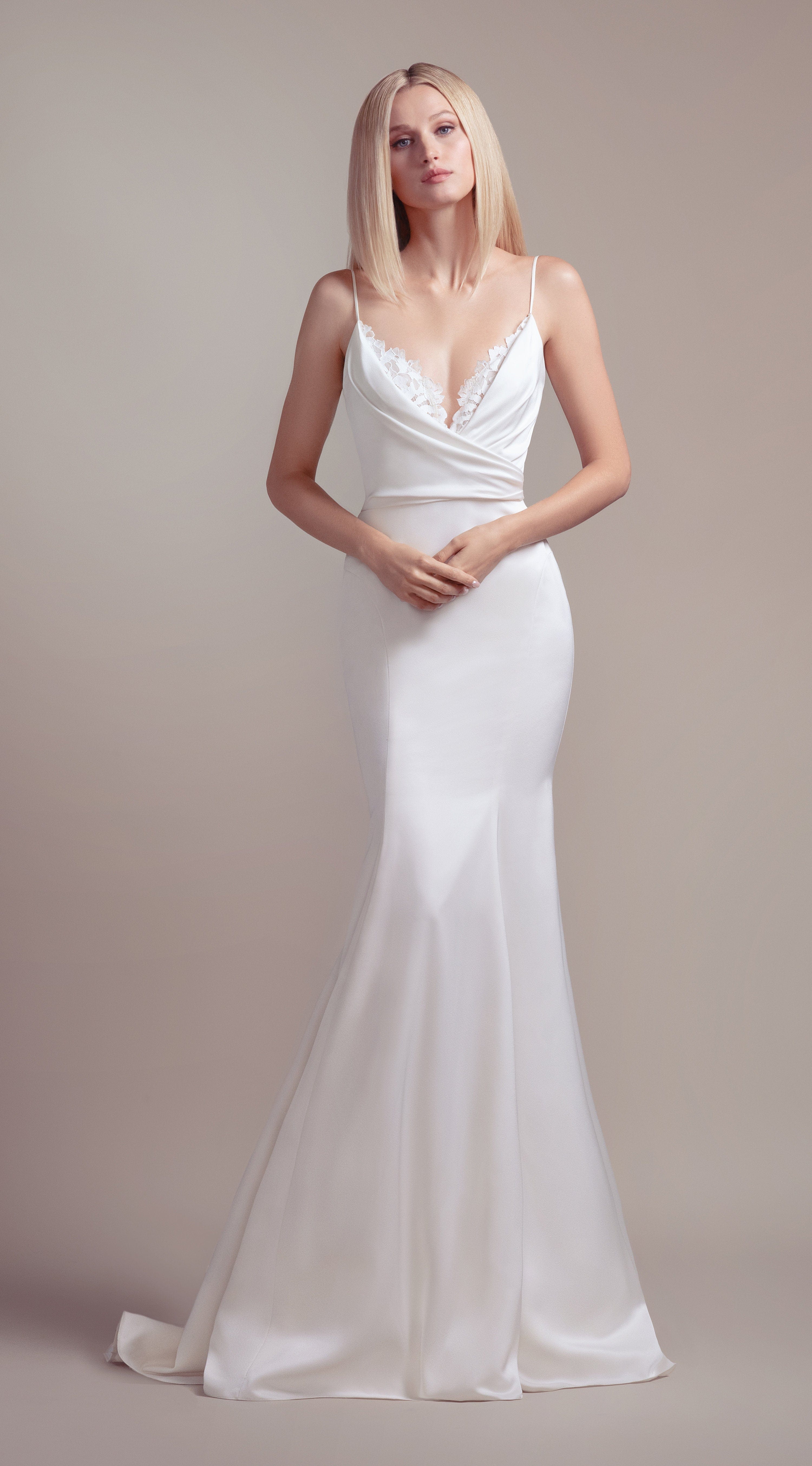 Hayley Paige Fawn Blush Wedding Dress - Size 10 | Elegant Bridal Gown for Romantic Ceremonies & Formal Events