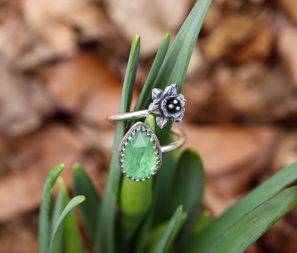 Daffodil Wrap Ring - Elegant Floral Adjustable Finger Ring for Women, Perfect for Weddings, Parties & Everyday Wear