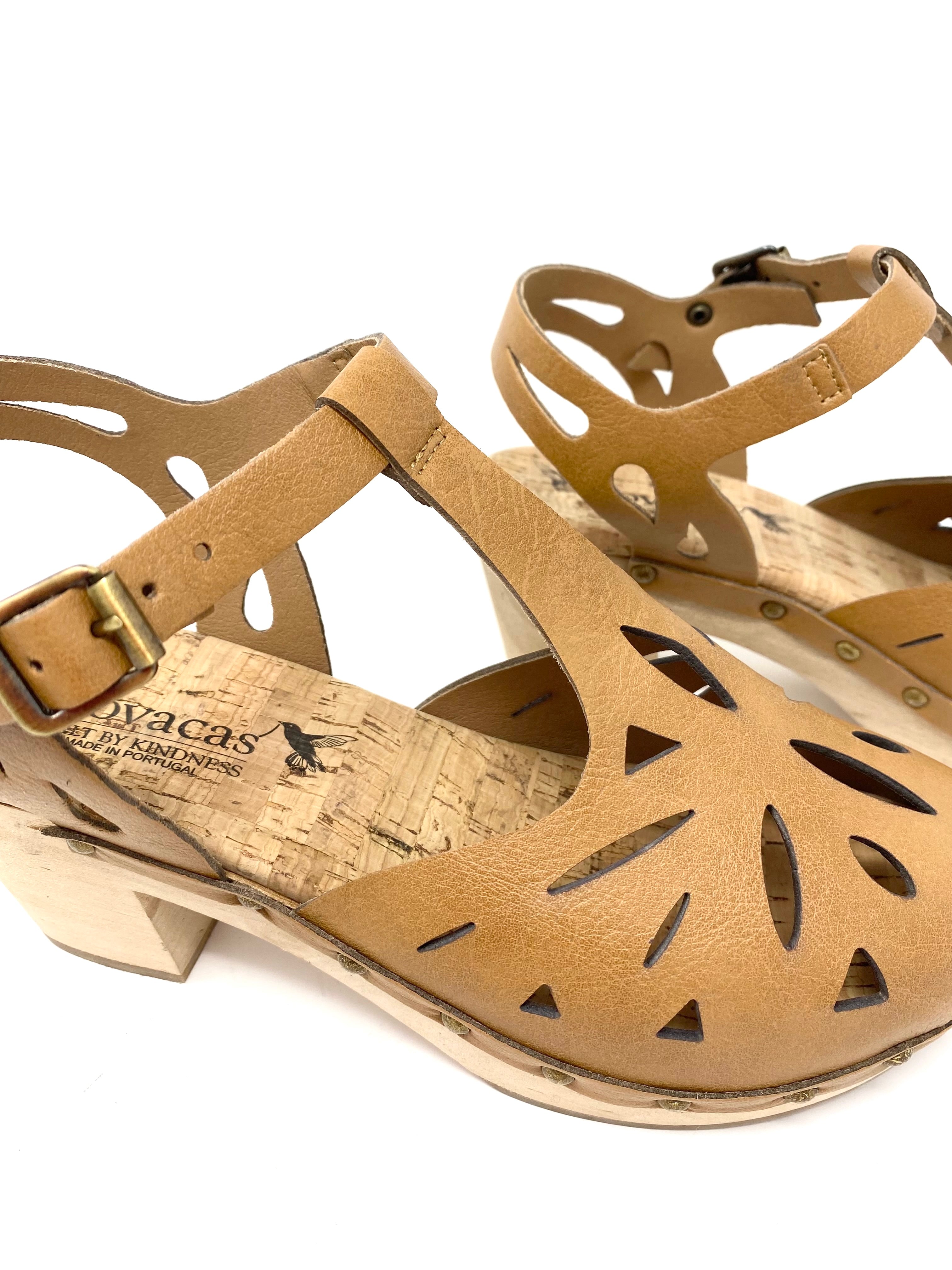 Novacas Esther Clog in Camel - Comfortable & Stylish Slip-On Shoes for Women - Perfect for Casual Wear, Work & Outdoor Activities