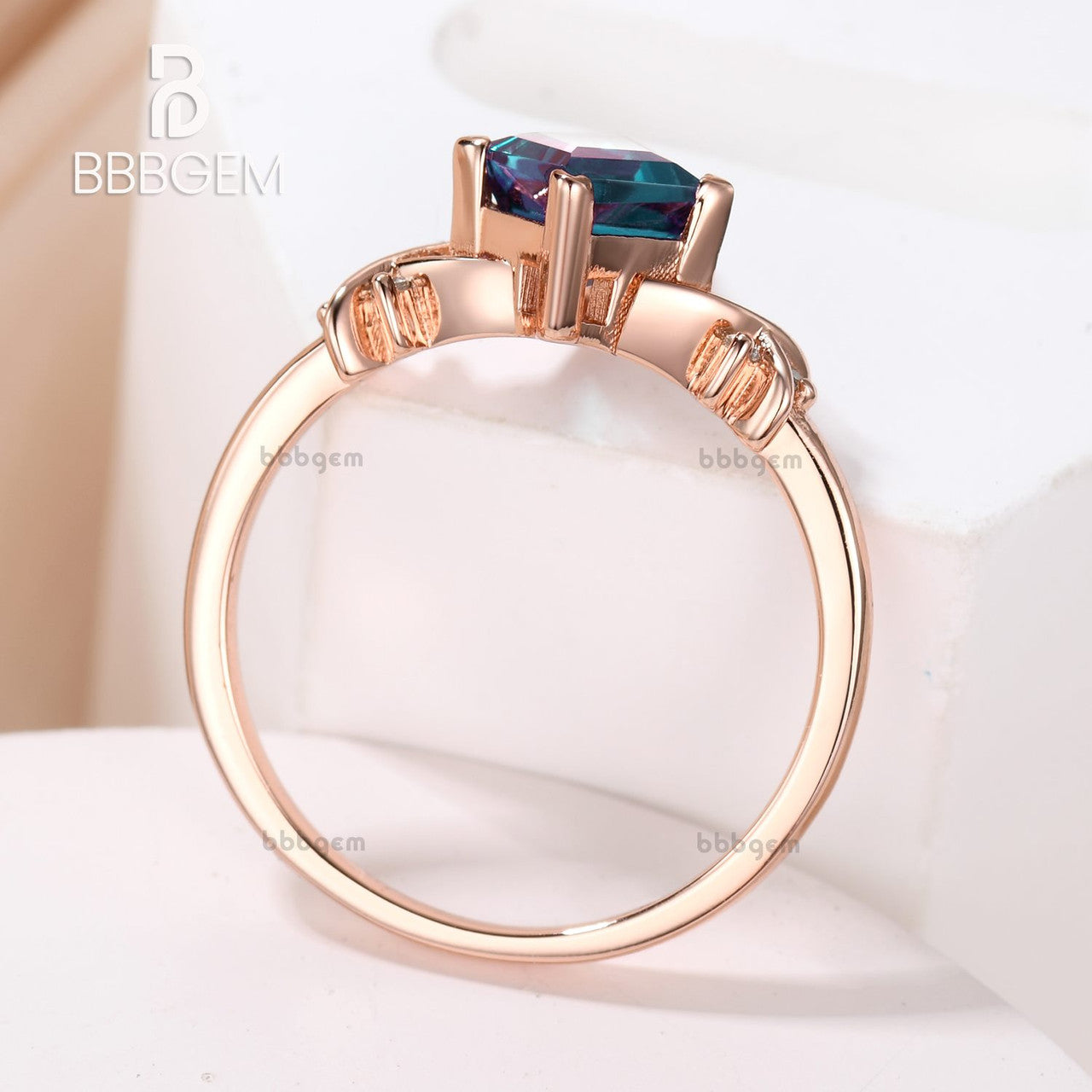 1 Carat Genuine Lab-Created White Opal & Diamond Vintage Kite Engagement Ring – Unique Opal Prong Setting for Weddings, Anniversaries & Special Occasions