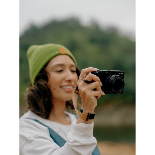 Peak Design Cuff Camera Wrist Strap (Coyote) - Secure & Comfortable Hand Grip for DSLR/Mirrorless Cameras - Perfect for Travel, Hiking & Outdoor Photography