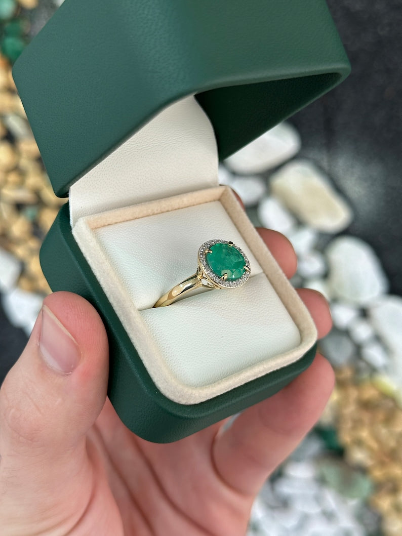 2.80tcw 14K Gold Round Cut Medium Green Emerald & Diamond Halo Right Hand Ring for Women - Elegant Statement Jewelry for Parties, Weddings & Special Occasions