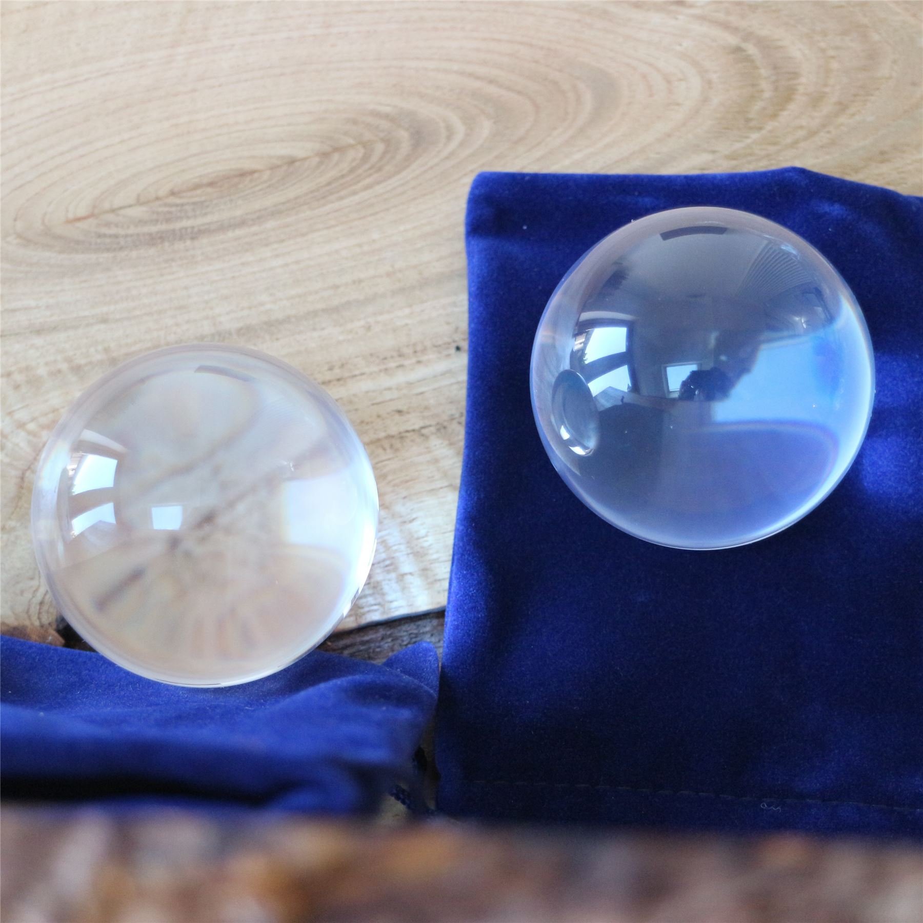 2 Pack 30mm Clear Acrylic Solid Spheres - Polished Transparent Plastic Balls with Storage Pouch (1-3/16 Inch) - Perfect for DIY Crafts, Home Decor, Wedding Centerpieces and Science Projects