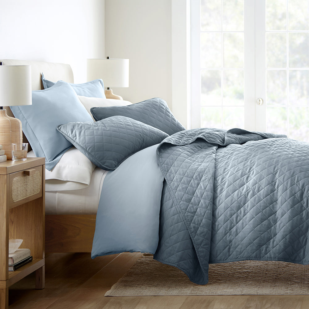 3-Piece Diamond Stitch Quilted Coverlet Set - Queen Size Bedspread for Luxury Bedroom Decor | Soft & Cozy Bedding Set for Master Bedroom, Guest Room & Dorm
