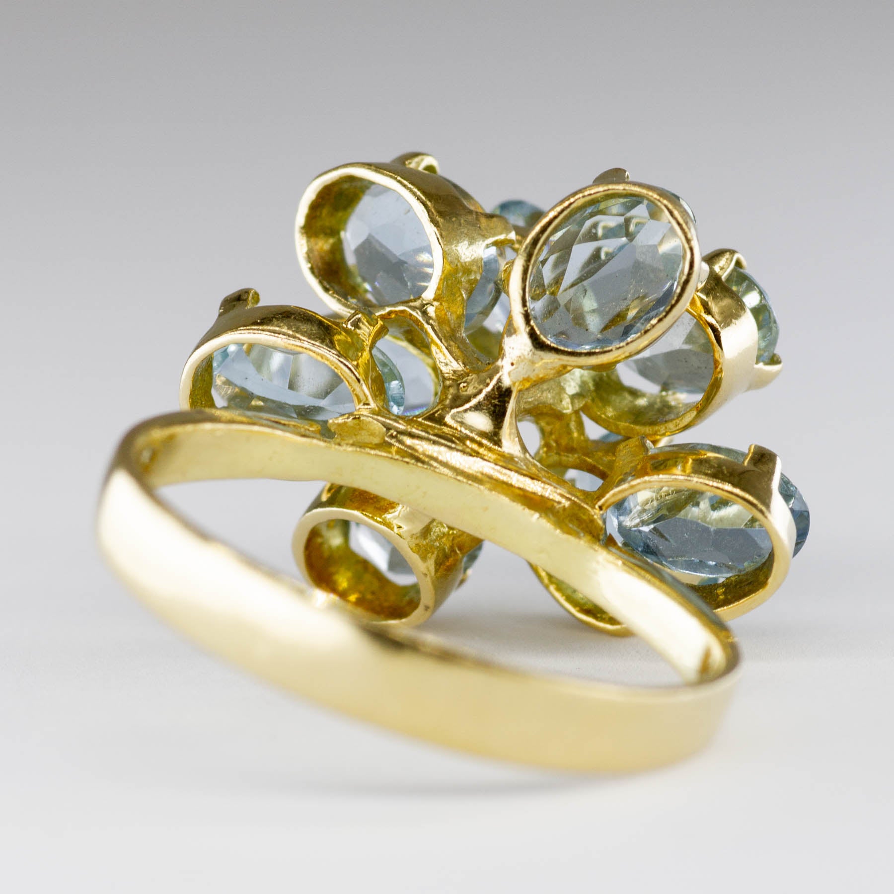 18K Yellow Gold Aquamarine Ring - 2.98 Carat Total Weight (CTW) - Size 7.5 - Elegant Birthstone Jewelry for Women - Perfect for Engagement, Anniversary & Special Occasion Gifts