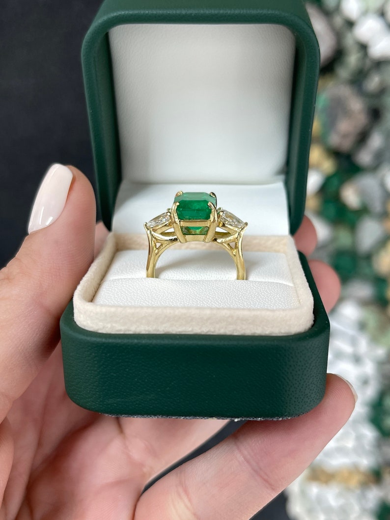 6.05tcw 18K Gold 3 Stone Emerald & Pear Diamond Ring for Women - Luxury Wedding, Engagement, Anniversary Jewelry Gift - Perfect for Bridal, Party & Special Occasions