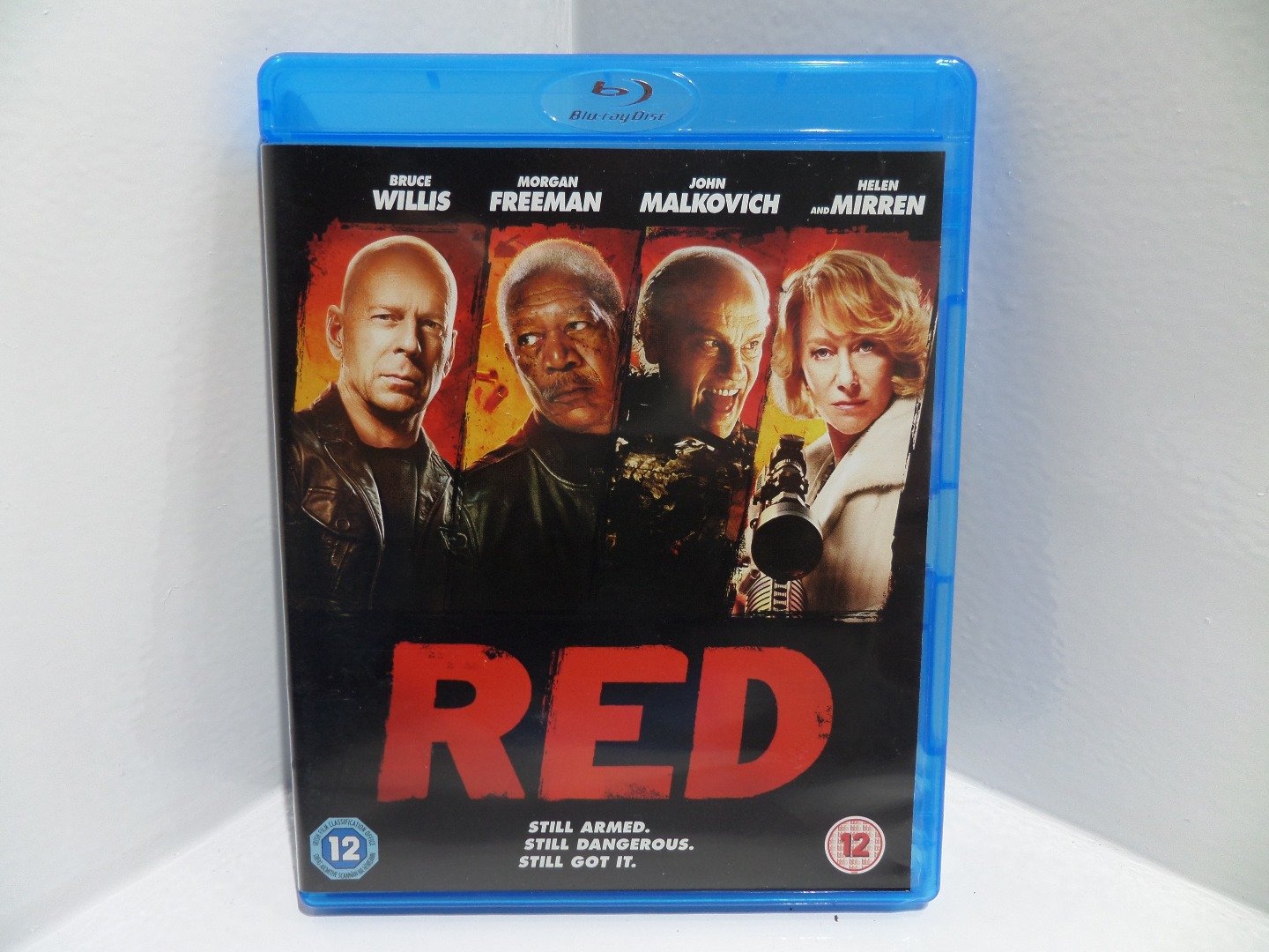 RED [Blu-ray] - Action Comedy Movie Starring Bruce Willis - Perfect for Movie Nights & Home Entertainment Collections