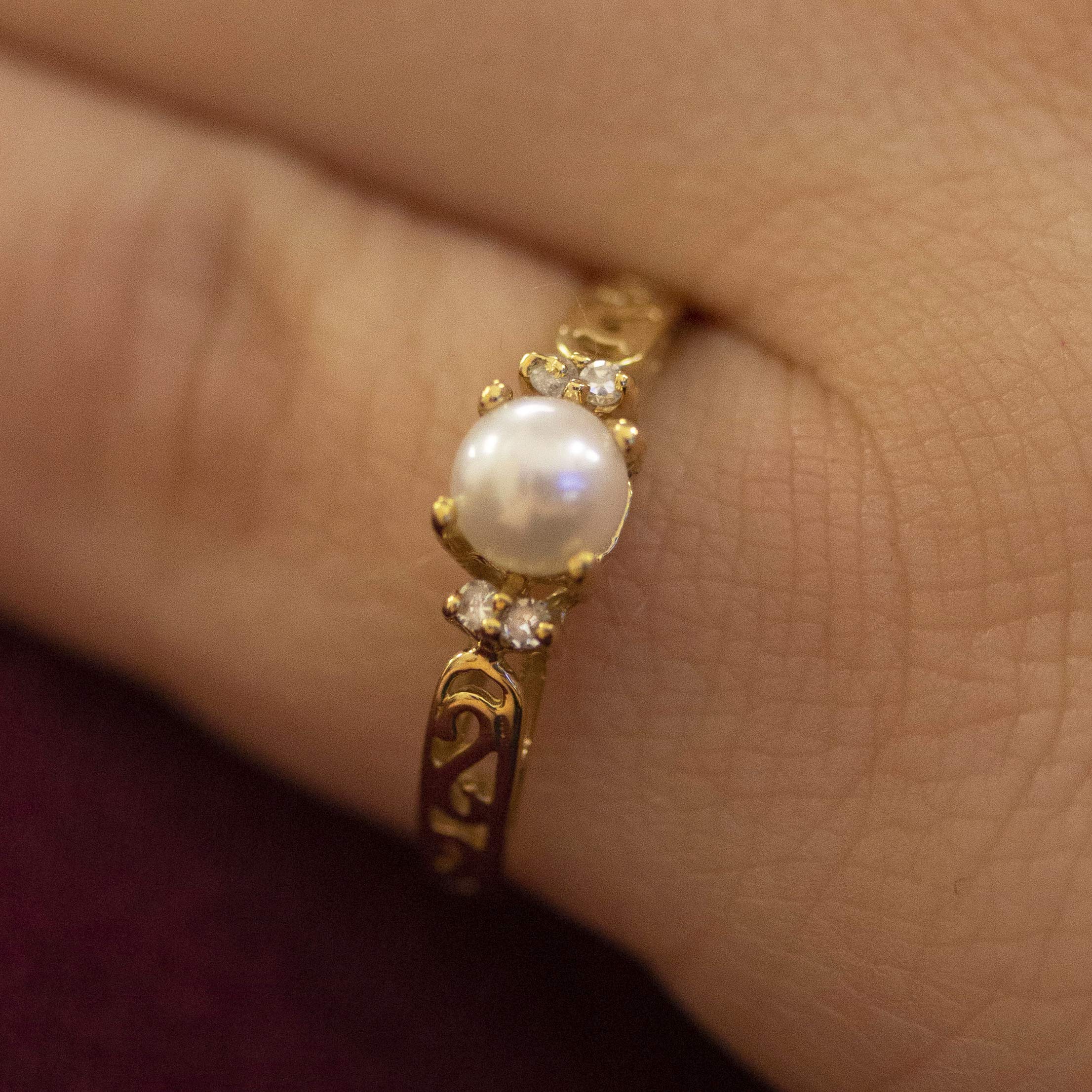 14K Yellow Gold Freshwater Cultured Pearl and Diamond Filigree Ring - Elegant Jewelry for Weddings, Anniversaries & Special Occasions