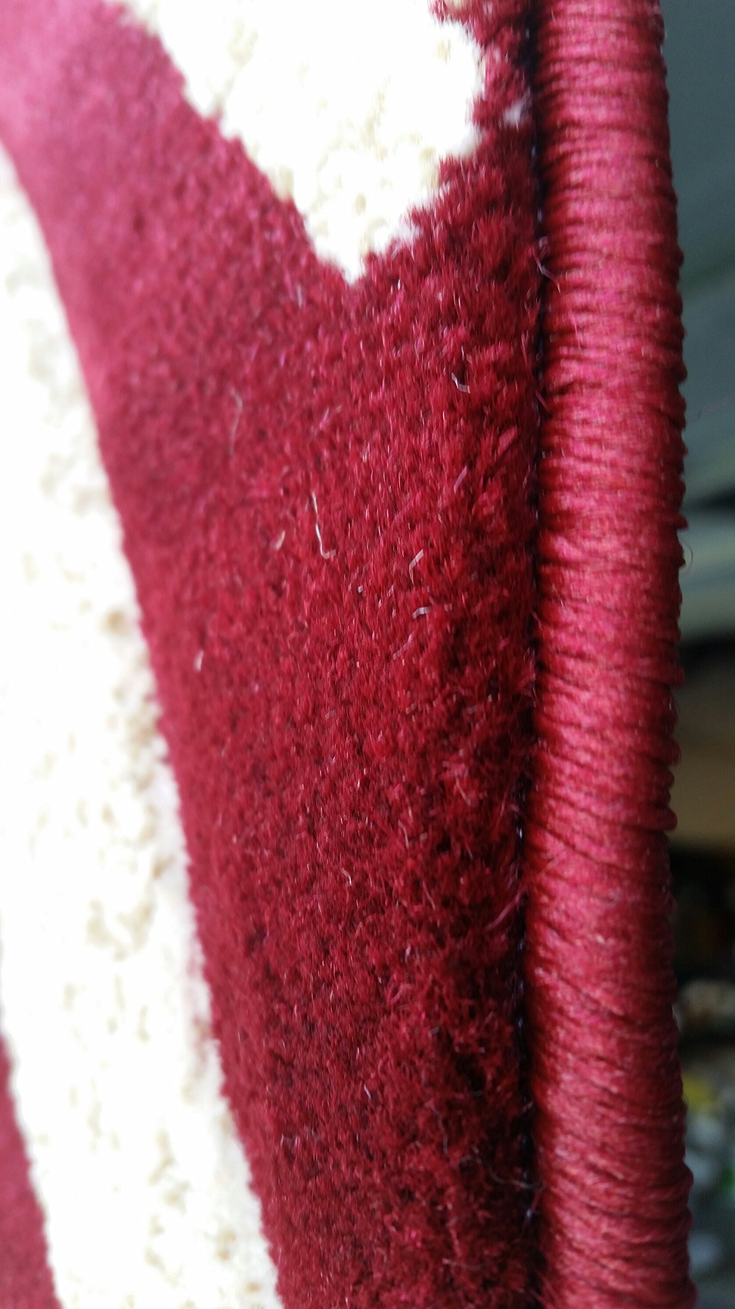 Modern Abstract Sculpture Area Rug - Red 5'2