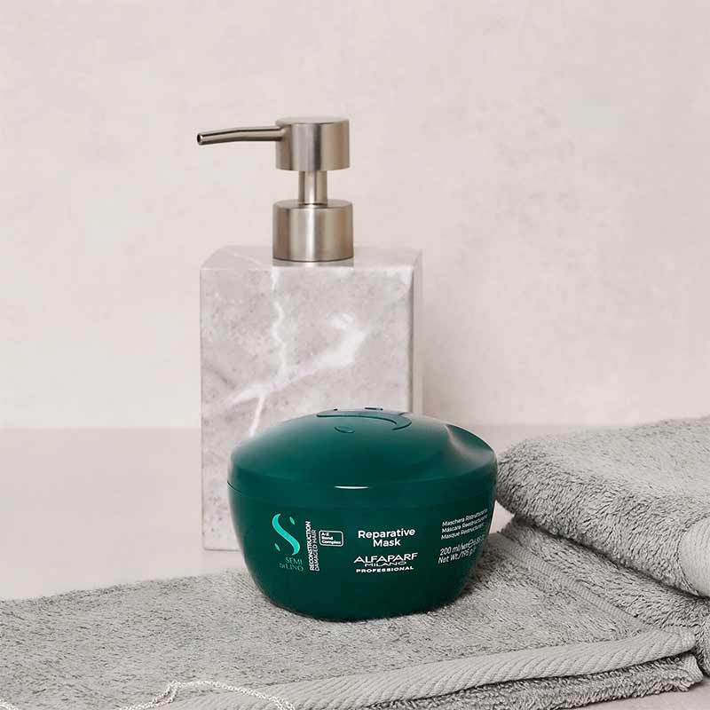 Alfaparf Semi Di Lino Reconstruction Reparative Mask for Damaged Hair - Deep Conditioning Treatment for Dry, Brittle Hair - Perfect for Salon-Quality Hair Repair at Home