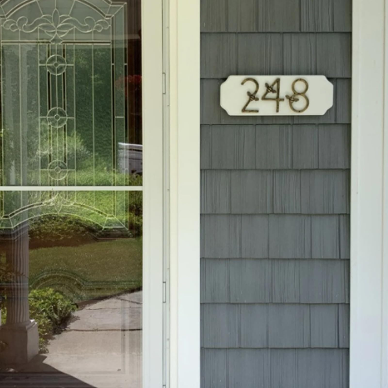 Stylish Brass Bee House Number Sign - Modern Outdoor Address Plaque for Home & Garden (4 Inch) - Perfect for Front Door, Mailbox & Street Number Display